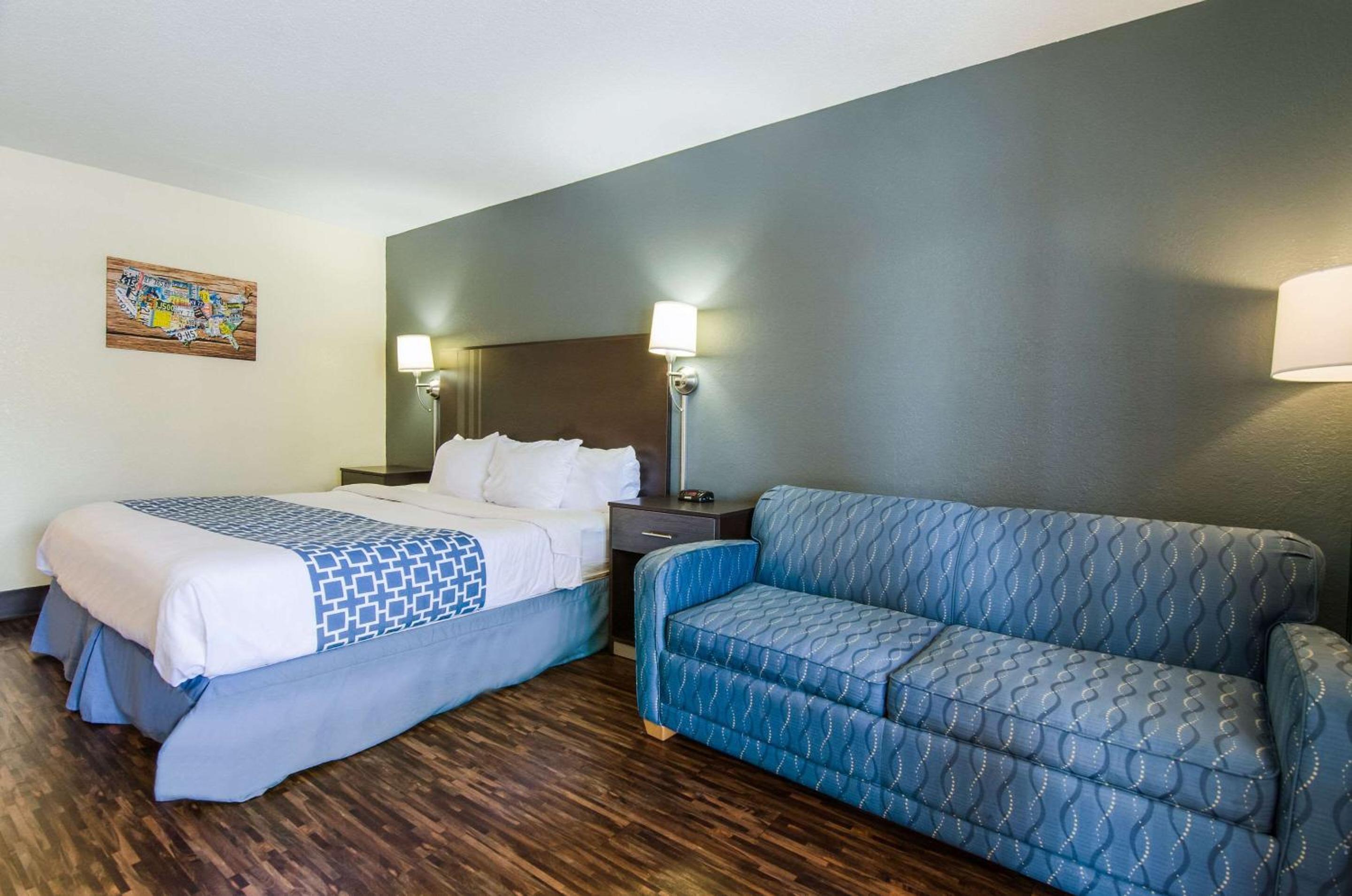 King Room - Non-Smoking photo 1