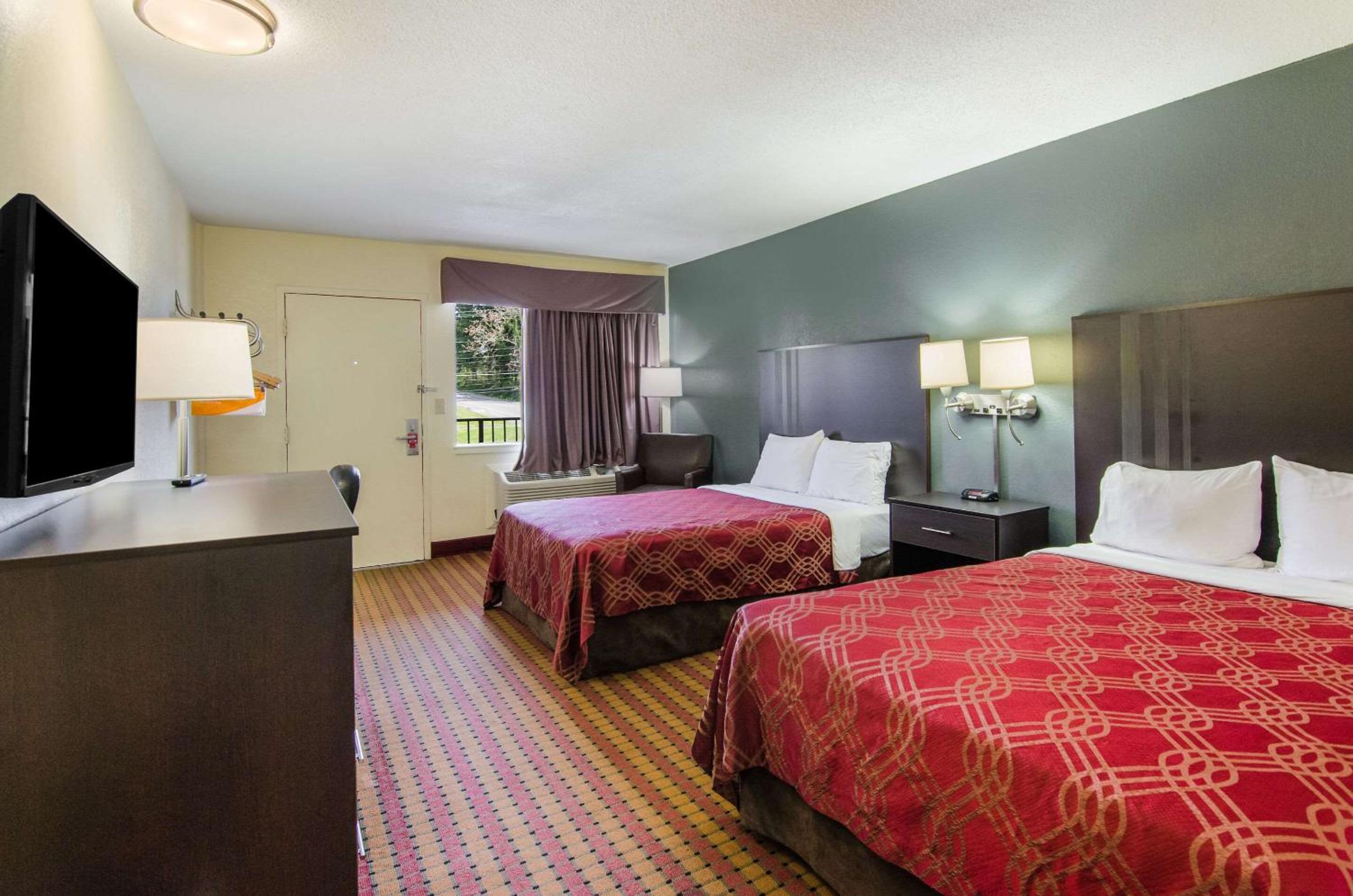 Double Room with Two Double Beds - Non-Smoking photo 2