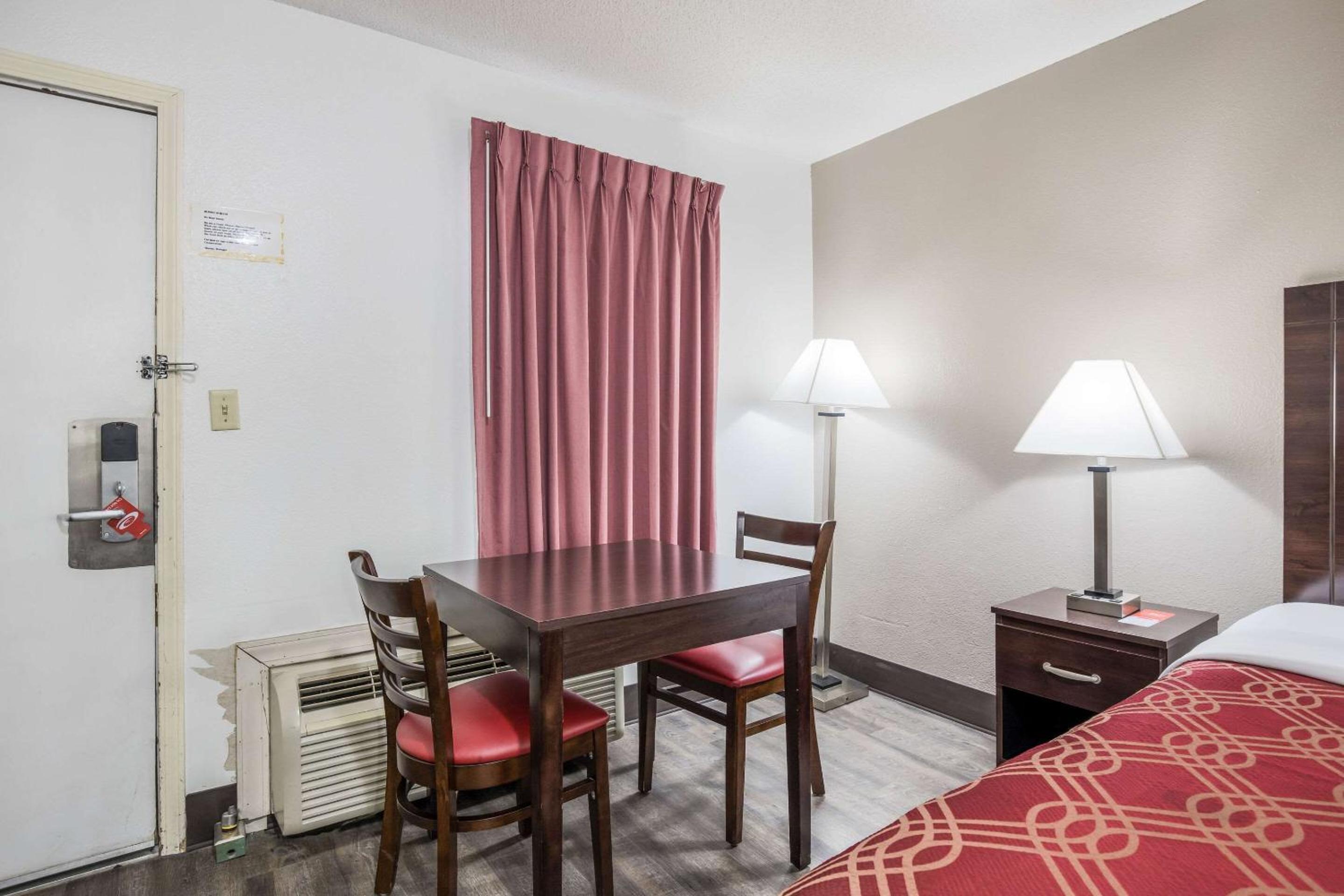 Queen Room - Non-Smoking/Ground Floor - Photo 4