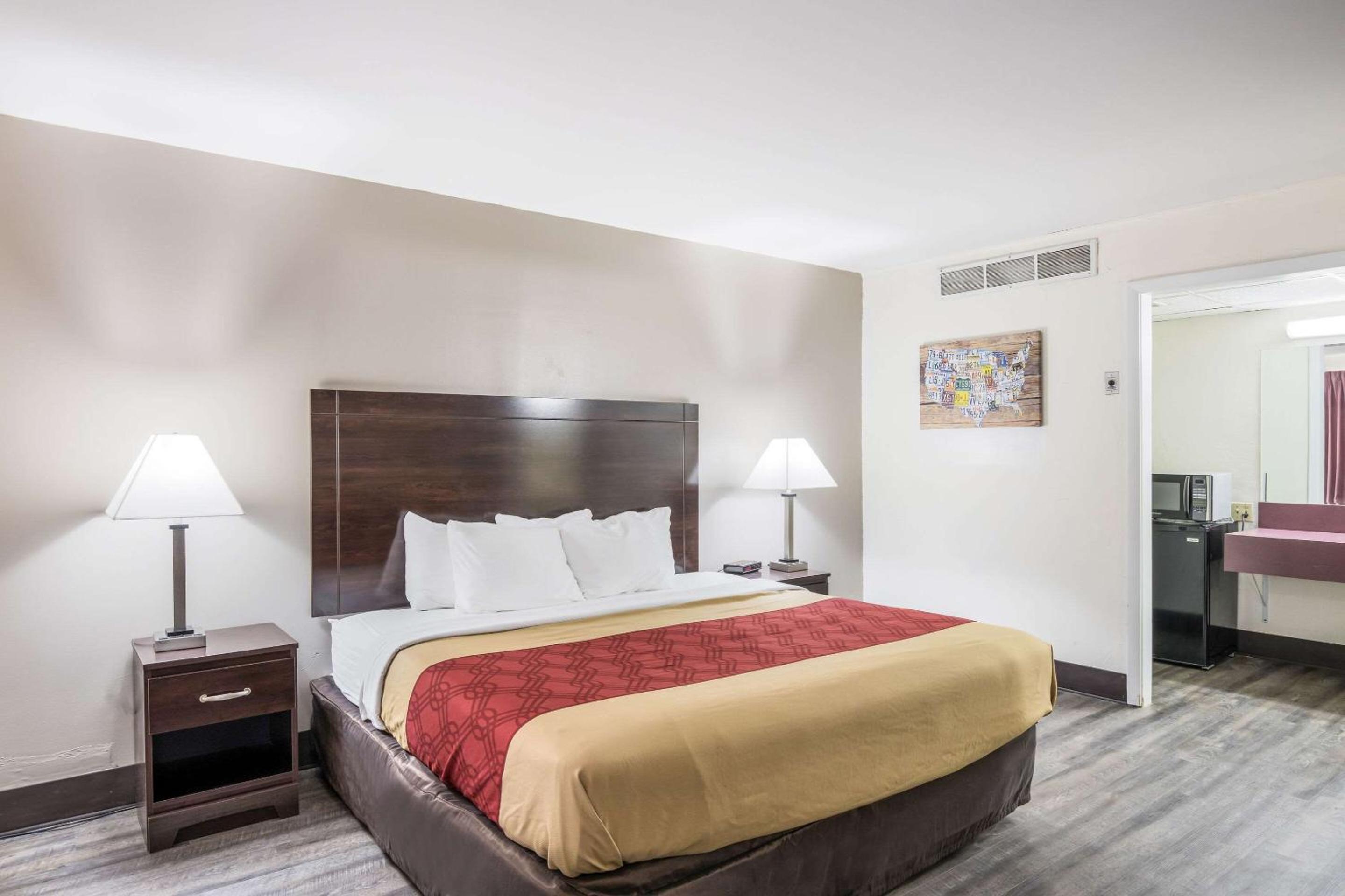 King Room - Non-Smoking/Ground Floor - Photo 3