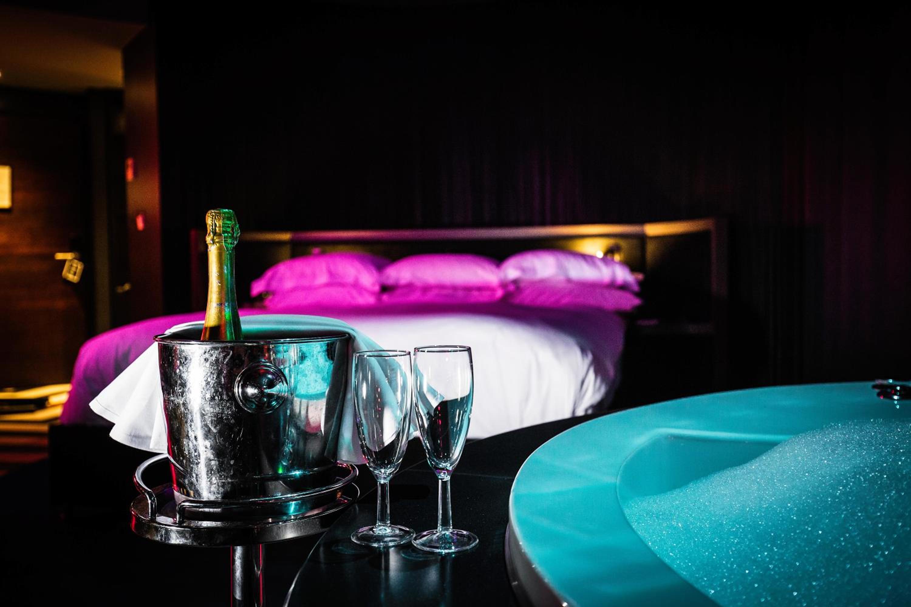 Nirvana Signature Suite - Photo 2