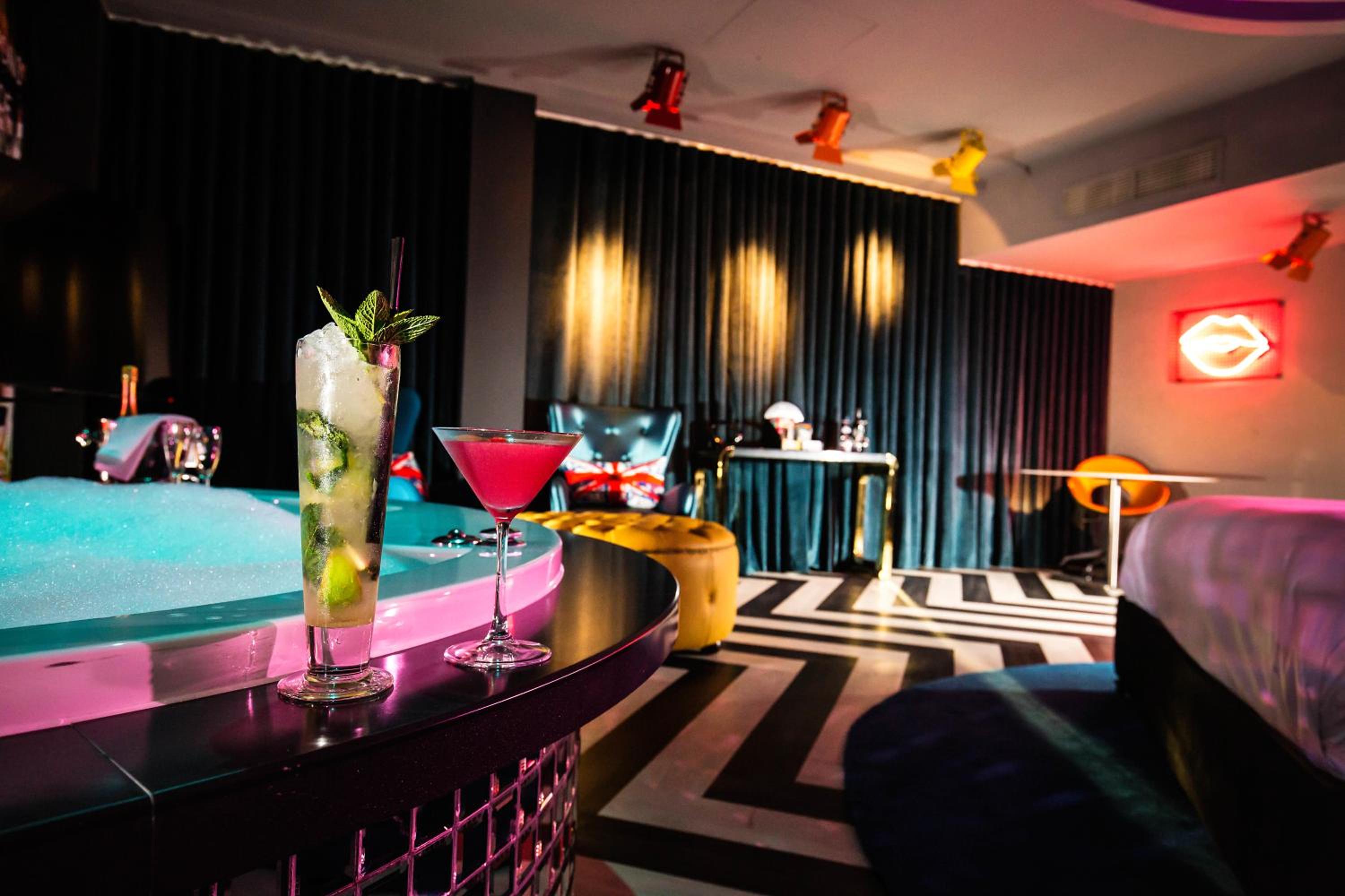 Nirvana Signature Suite - Photo 4