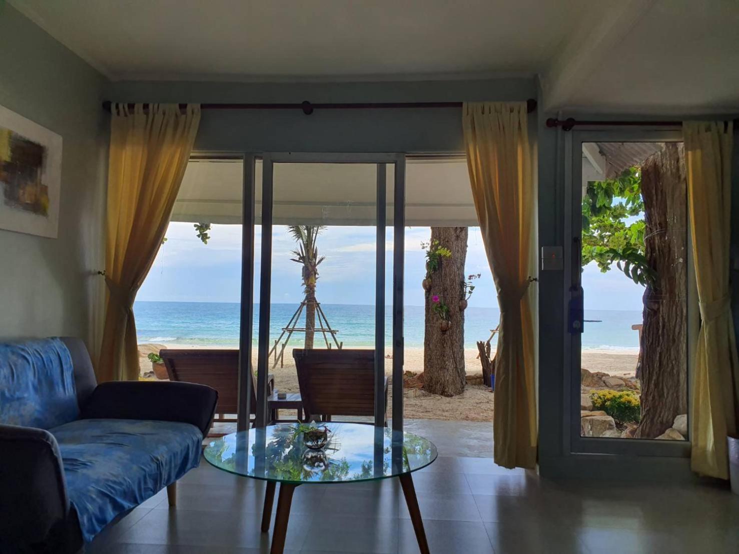 Standard King Room with Sea View photo 2