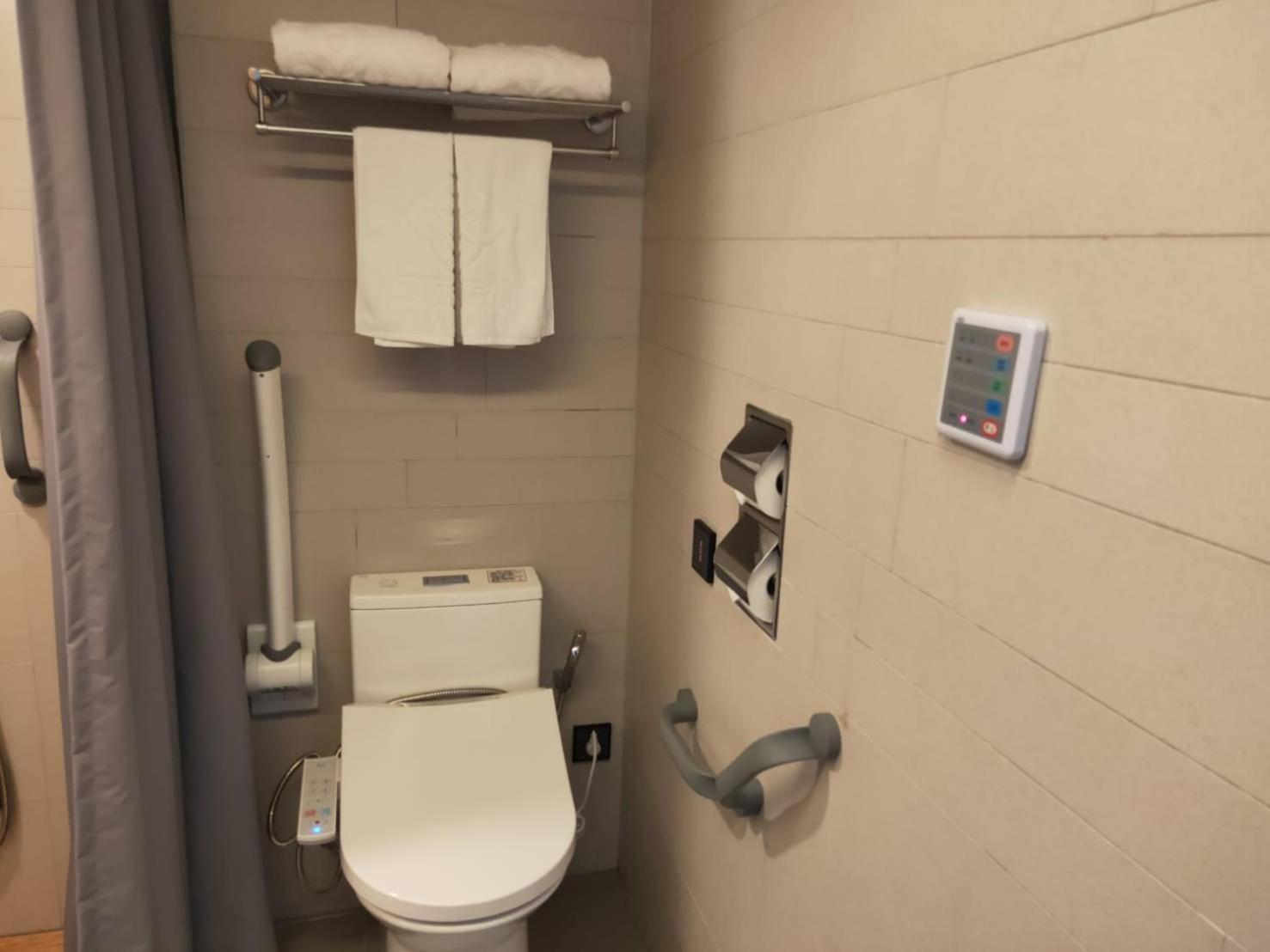 Standard Twin Room - Photo 2