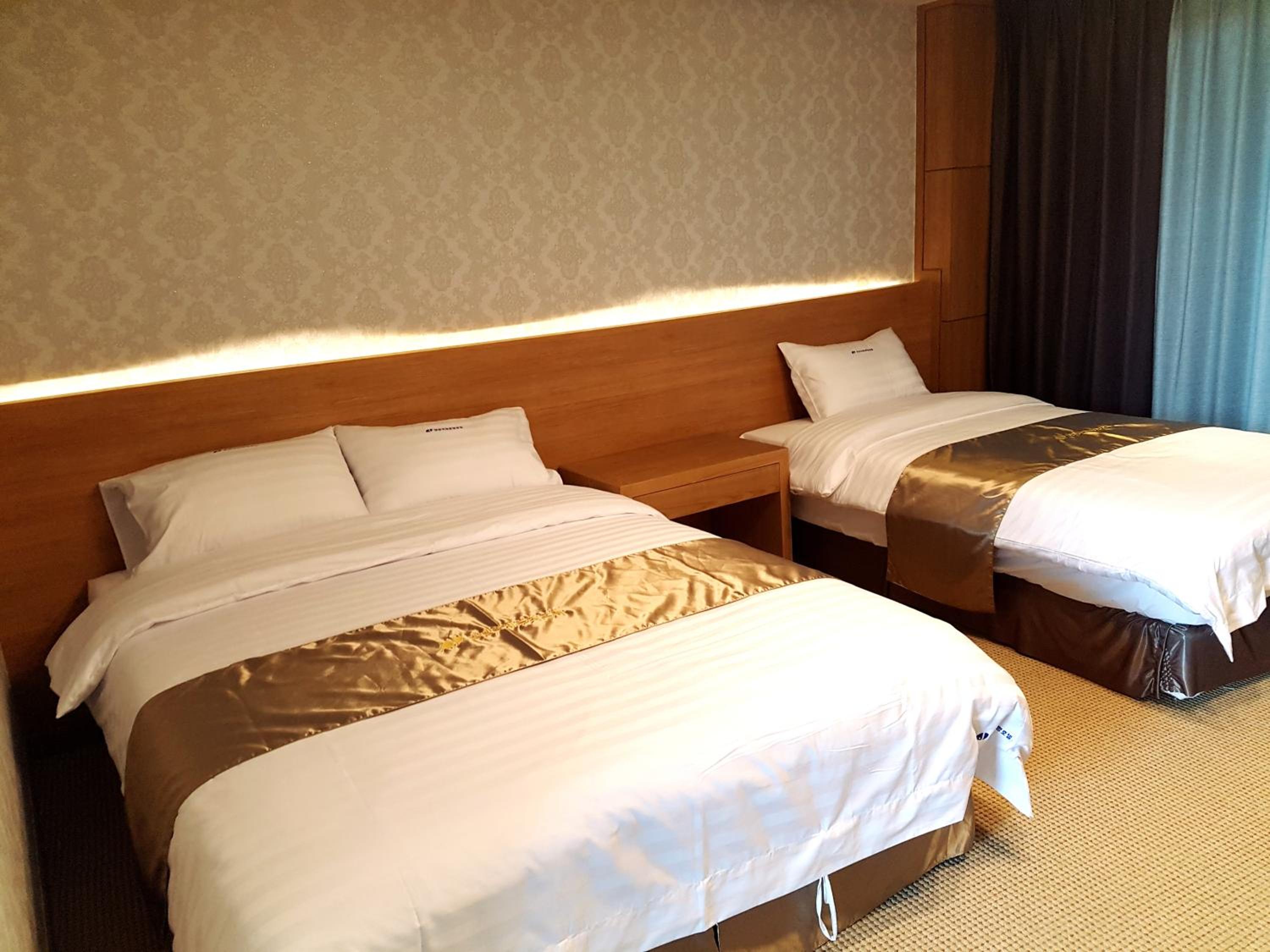 Economy Twin Room photo 1