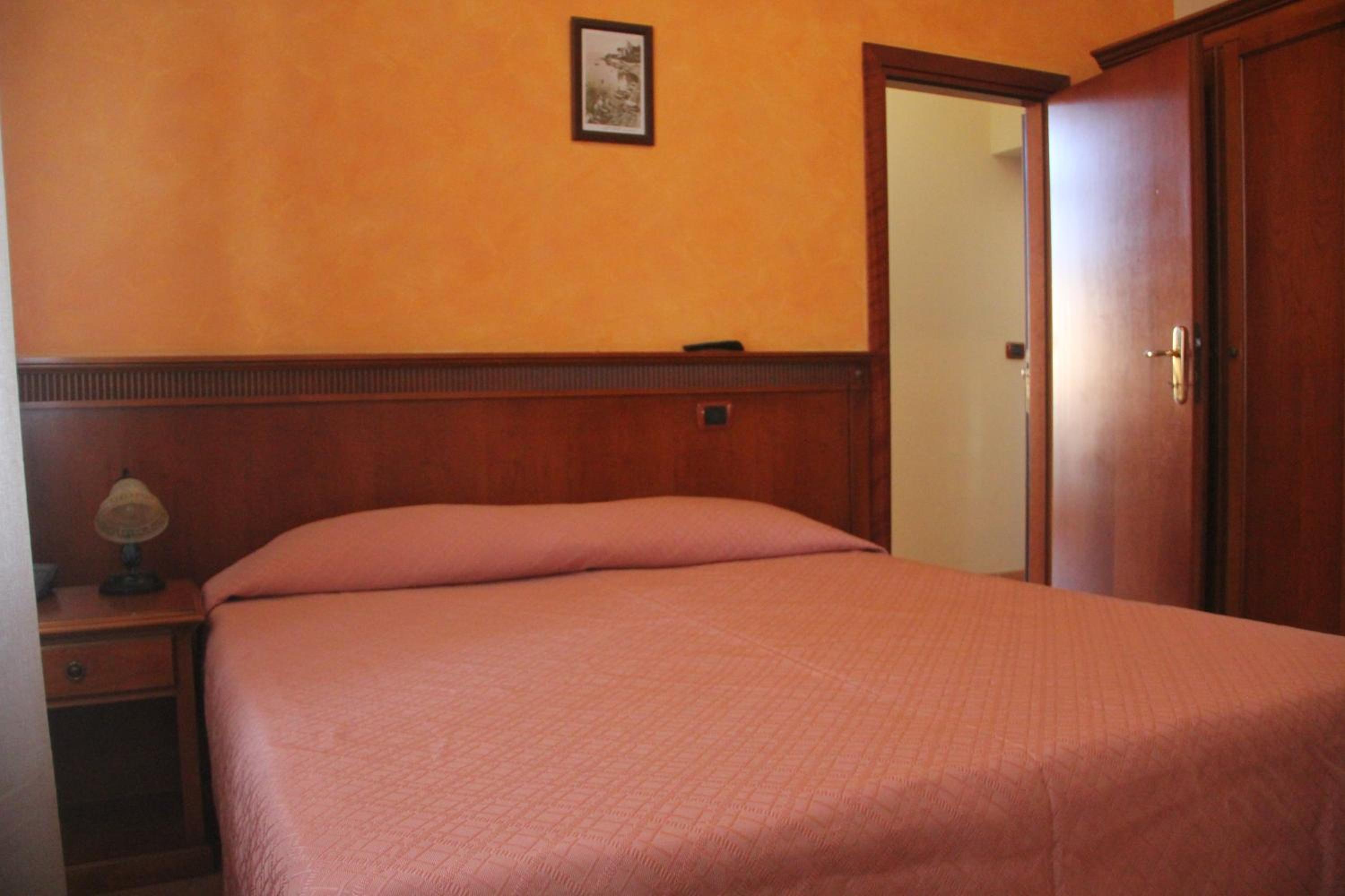 One-Bedroom Apartment with Balcony photo 1
