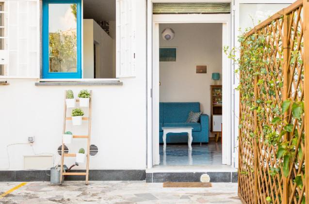 Apartment with Garden View
