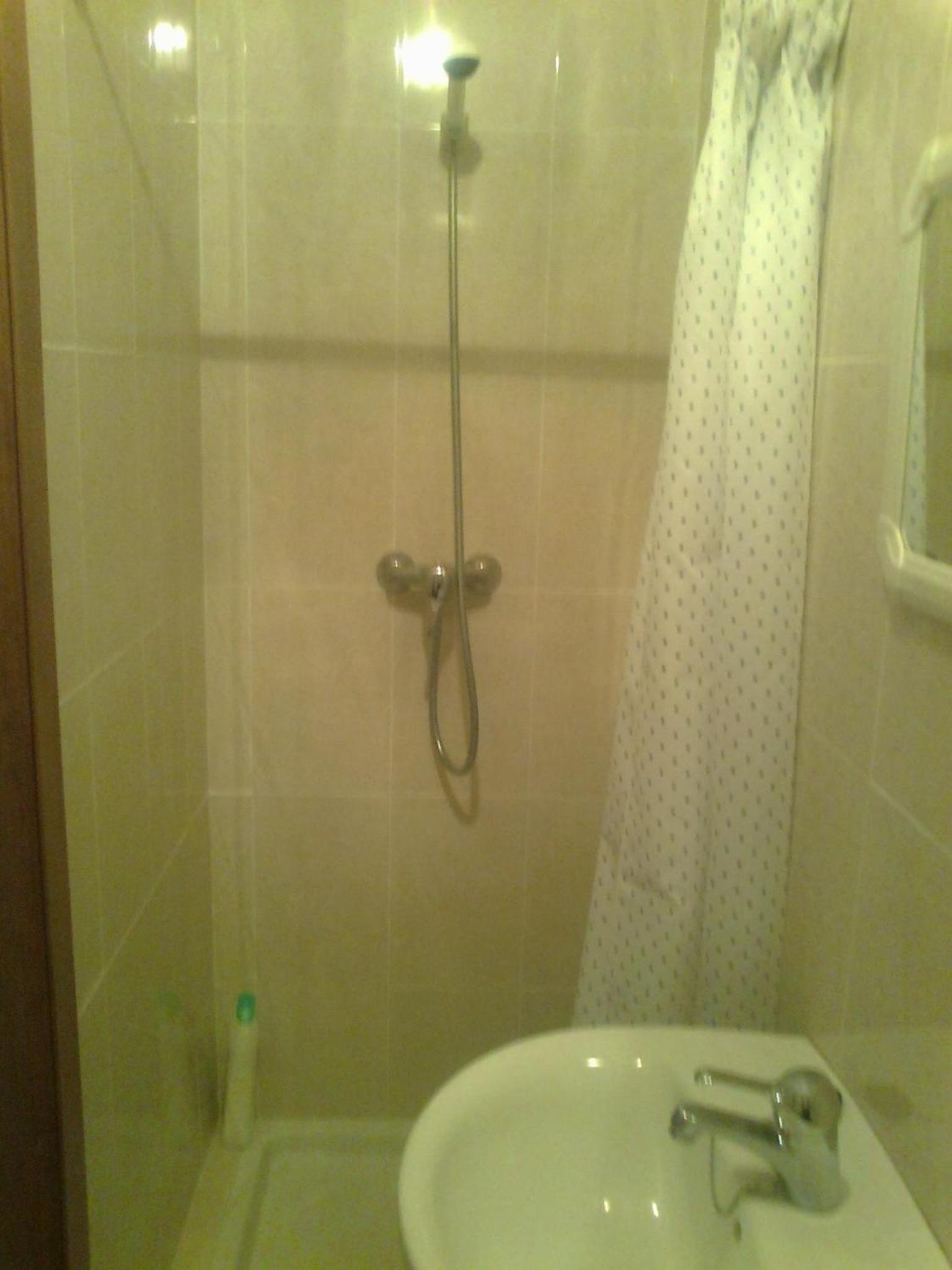 Double or Twin Room - Photo 5