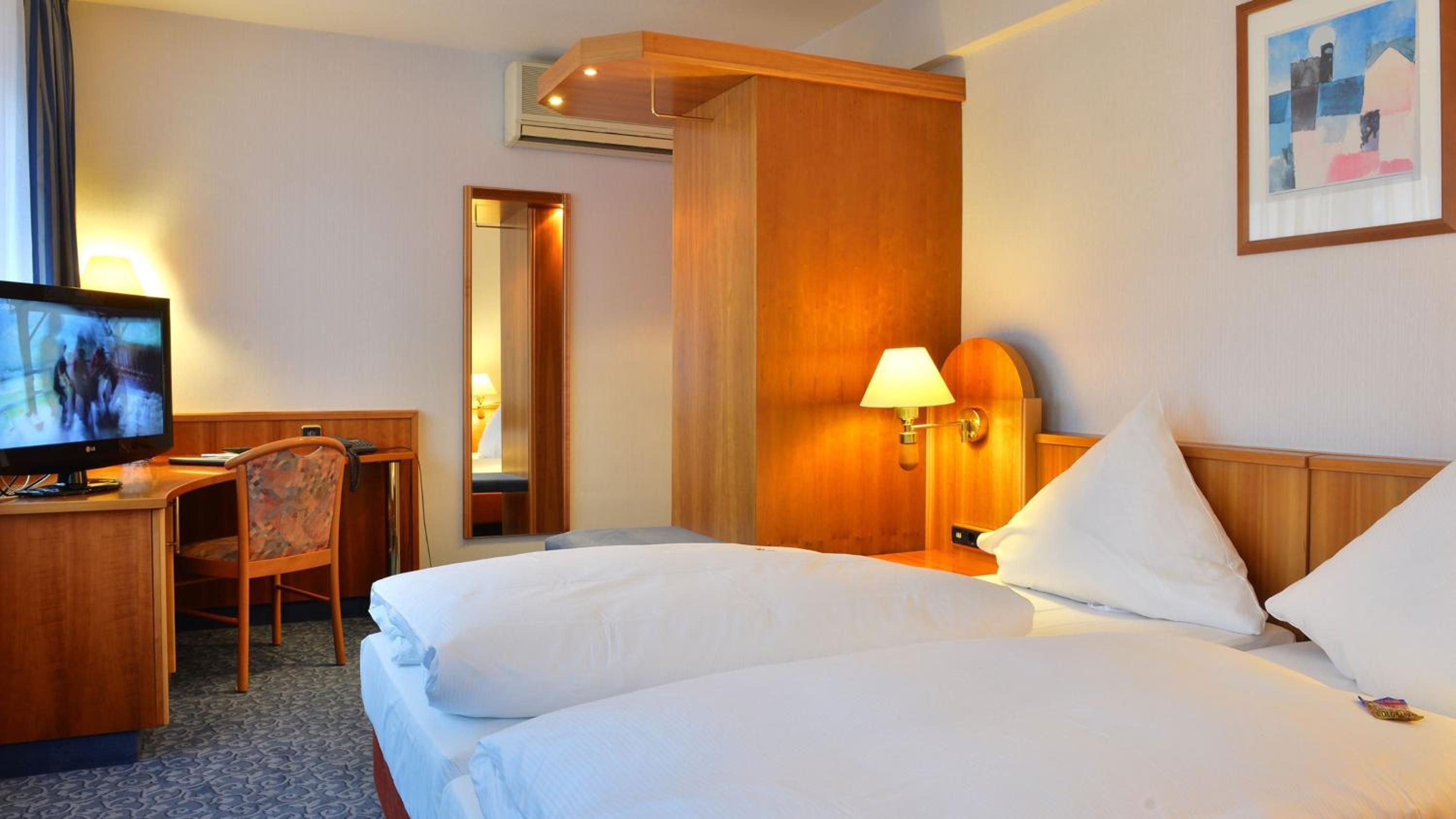 Standard Double Room photo 2