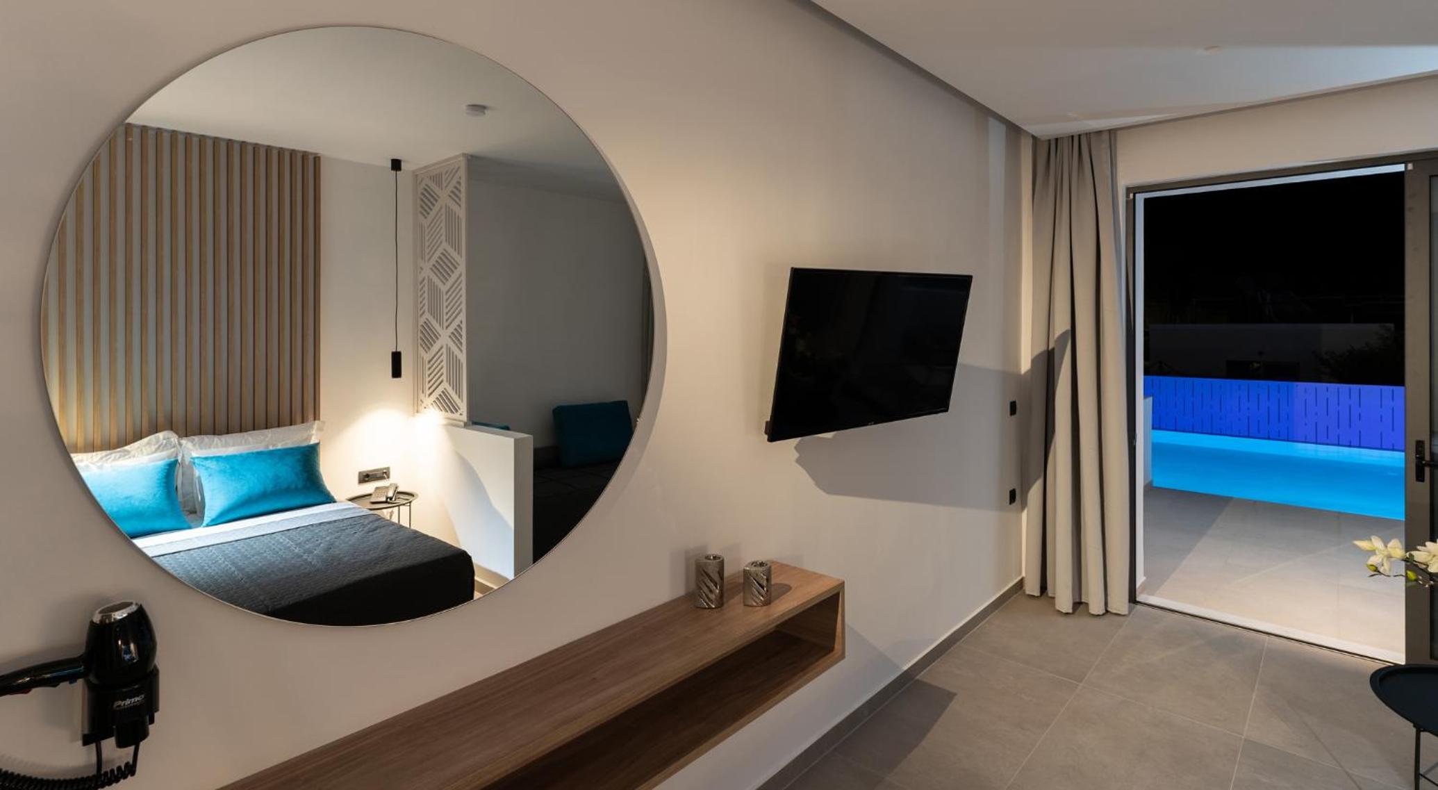 Suite with Private Pool