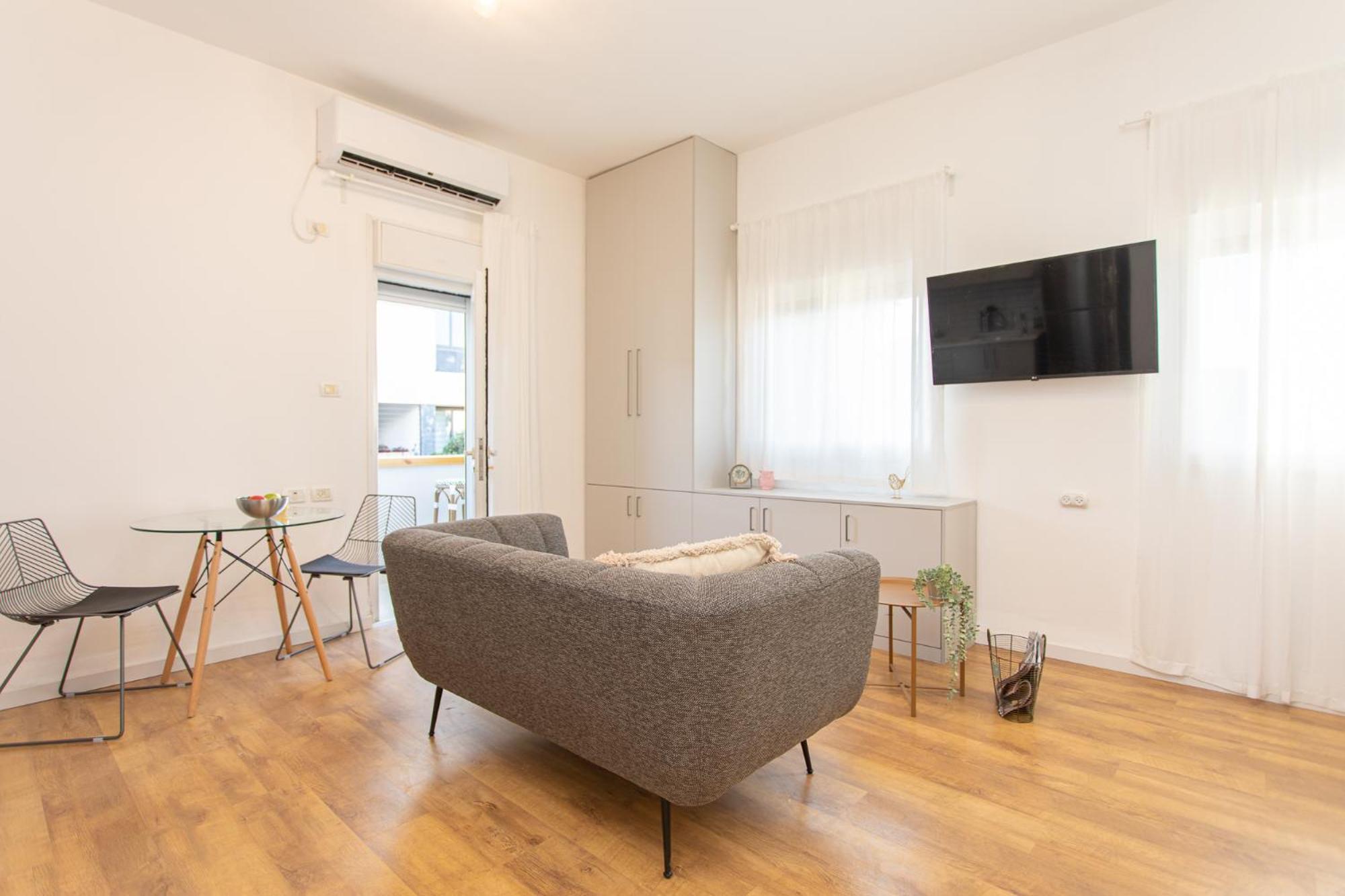 Studio Apartment with Sea View photo 1