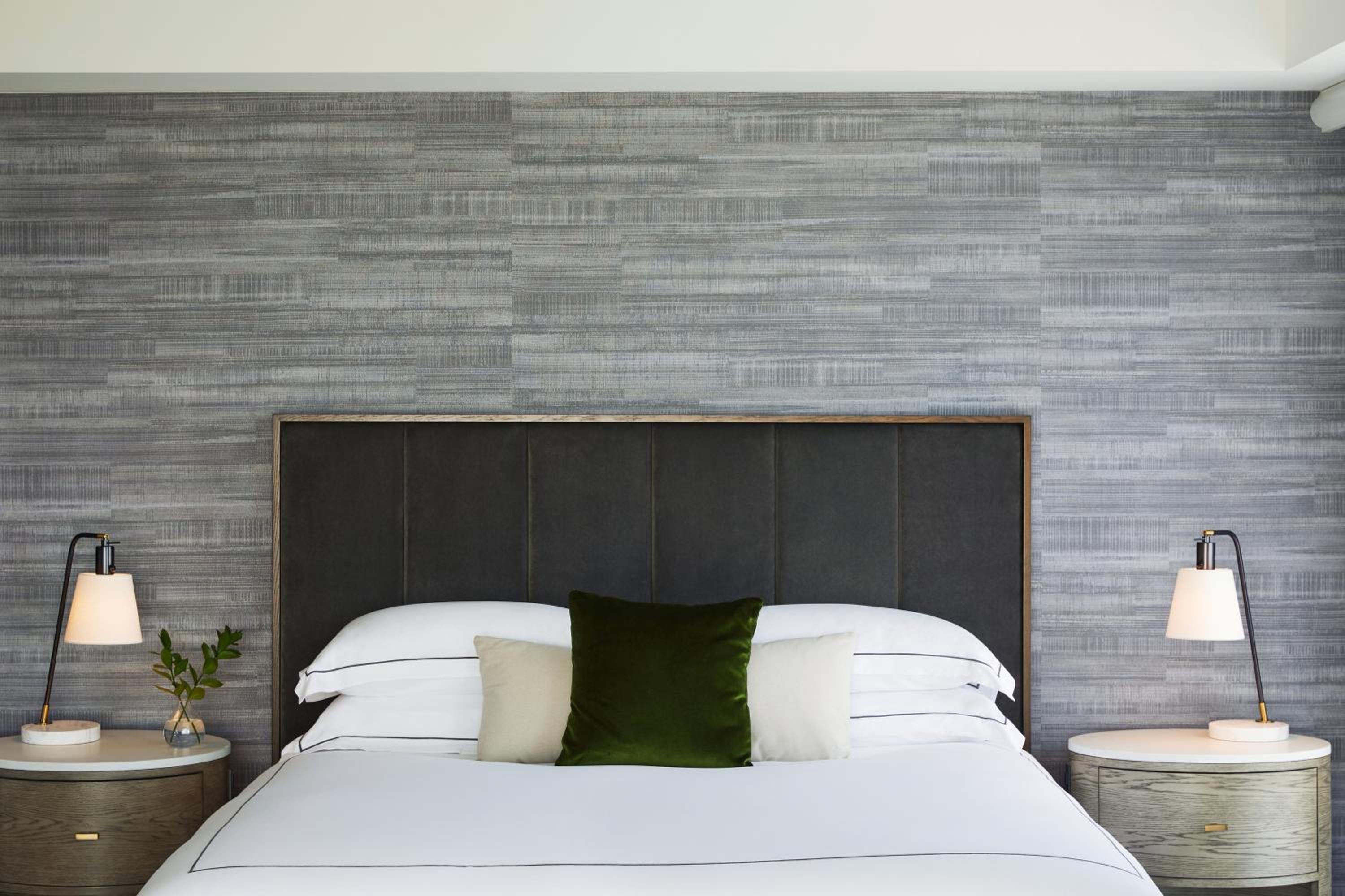 Essential King Room with Courtyard View - Photo 5