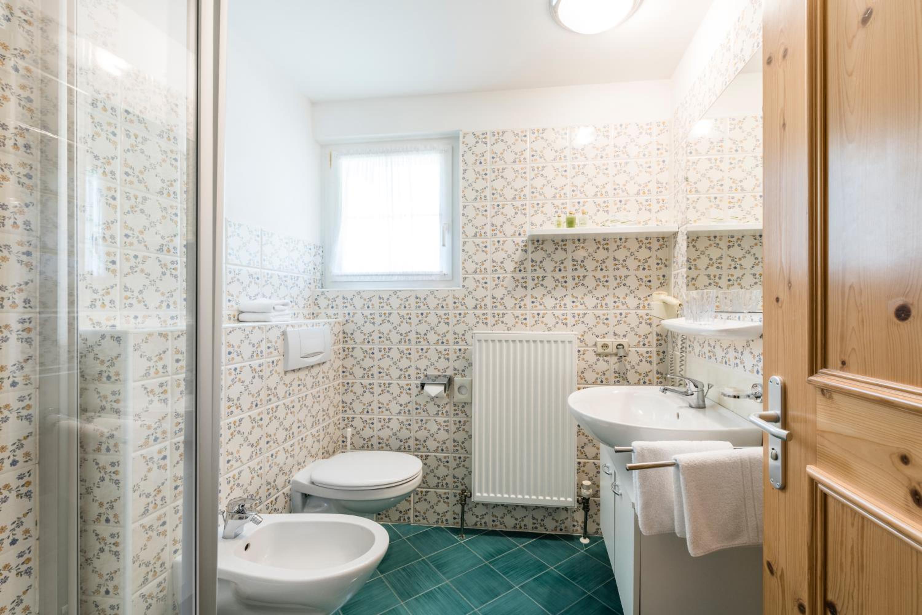Standard Double Room - Photo 4