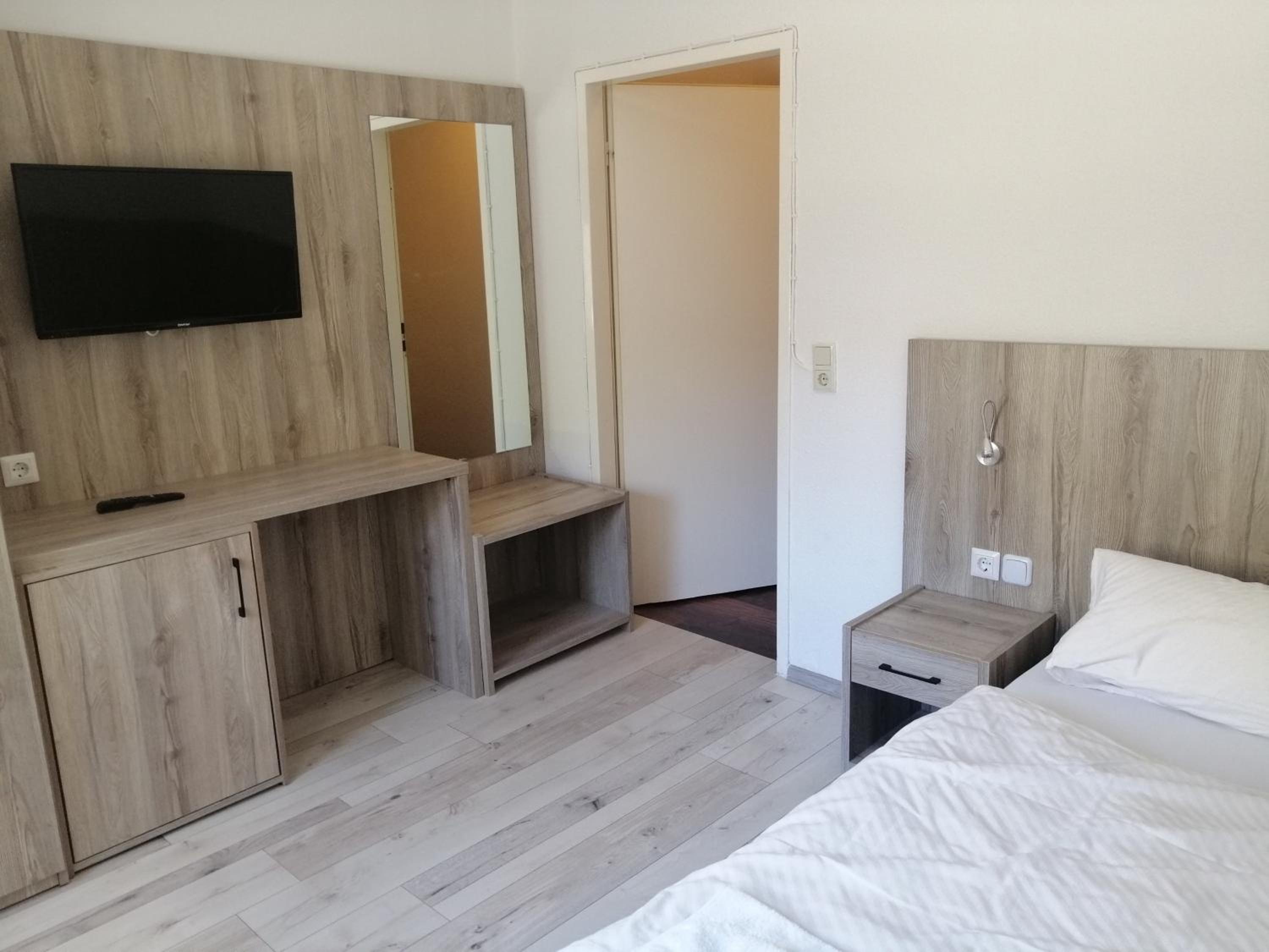 Single Room with Private External Bathroom photo 1