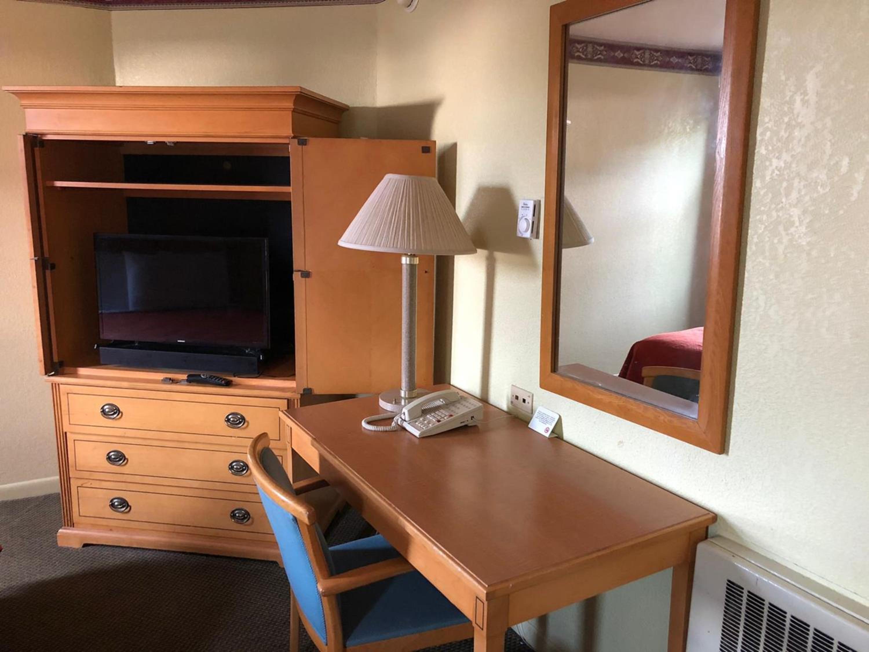 Budget Double Room - Photo 5