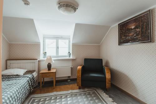 Standard Single Room with Shared Bathroom