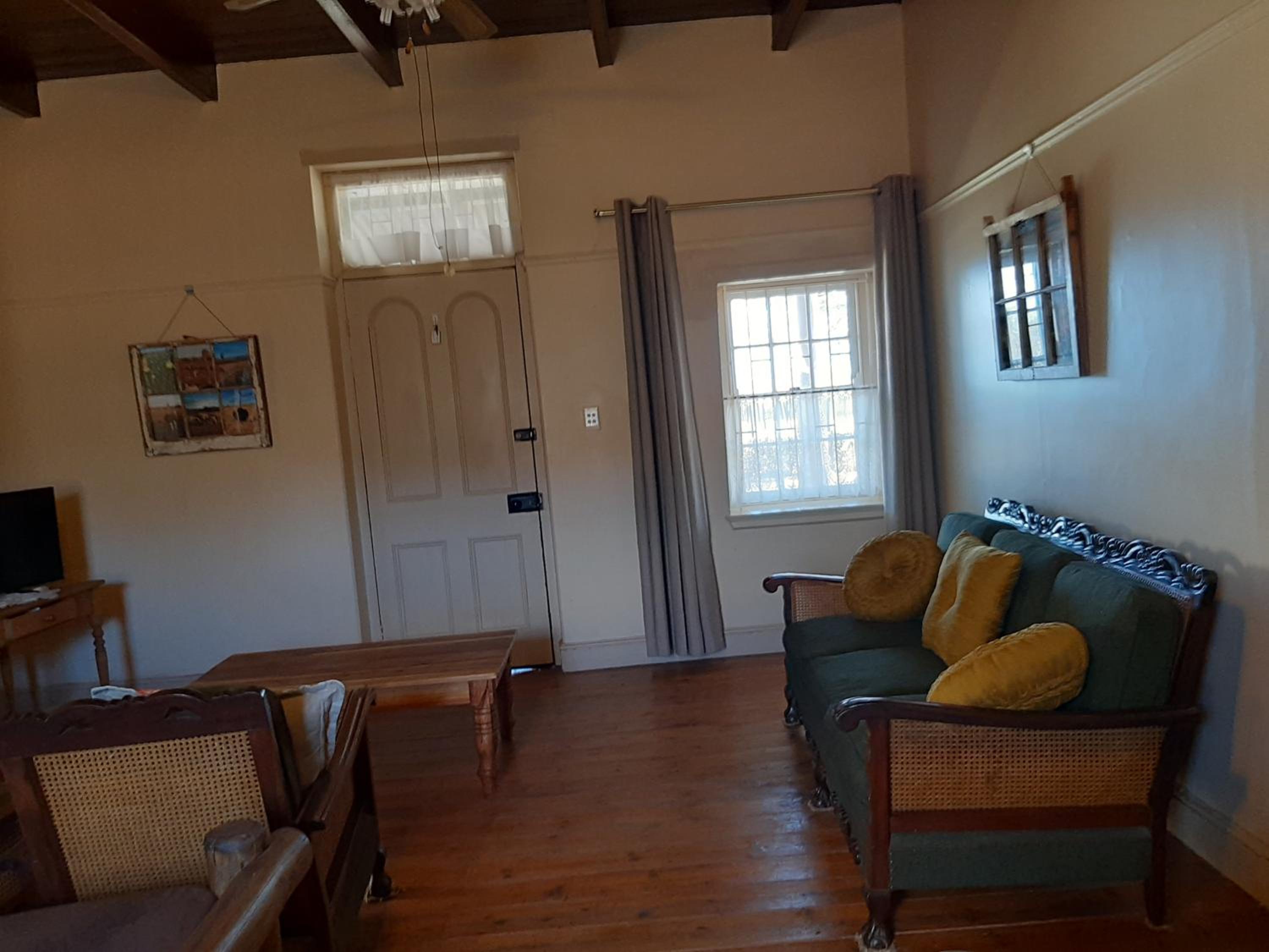 Three-Bedroom House - Photo 4