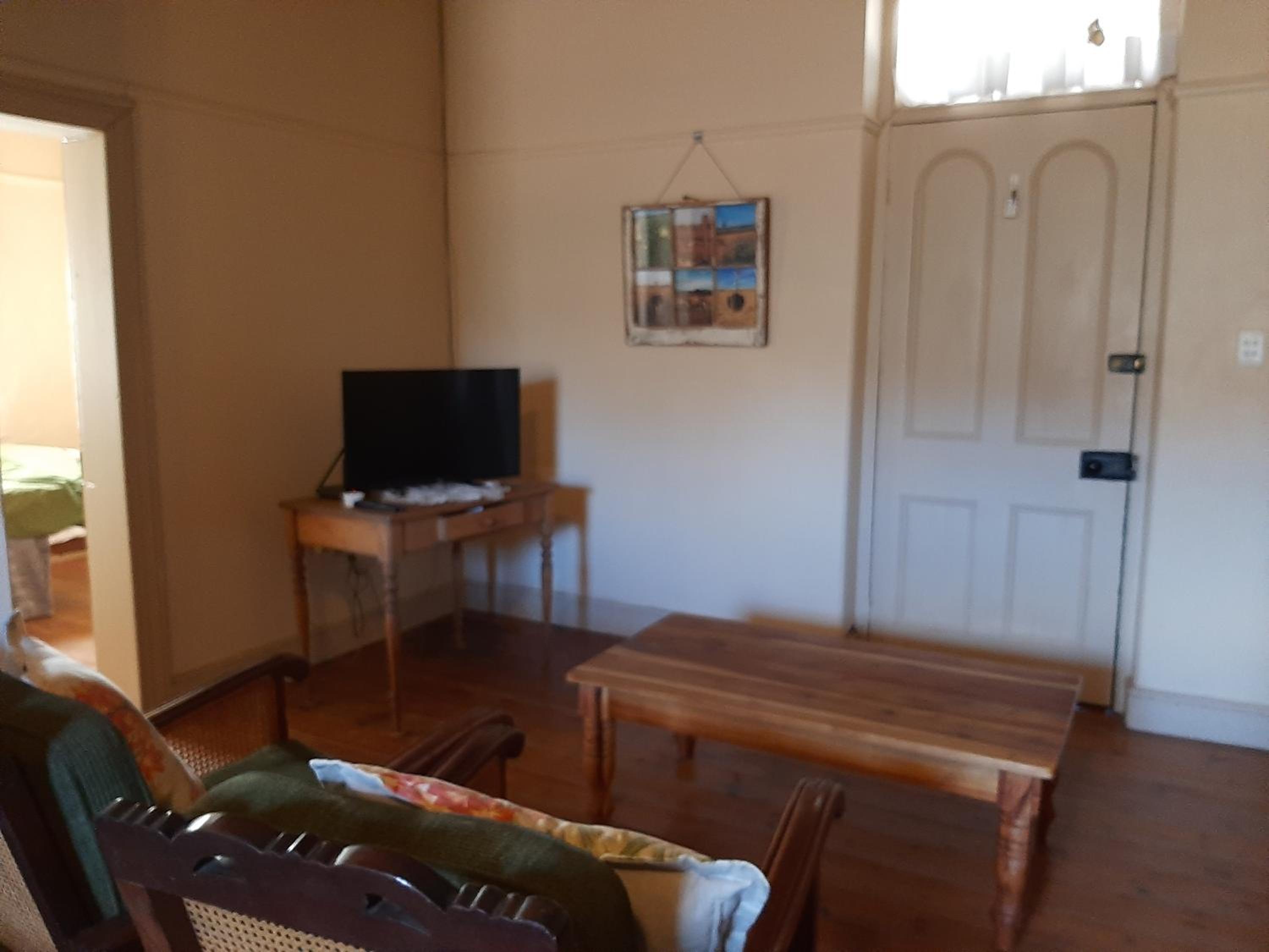 Three-Bedroom House - Photo 3