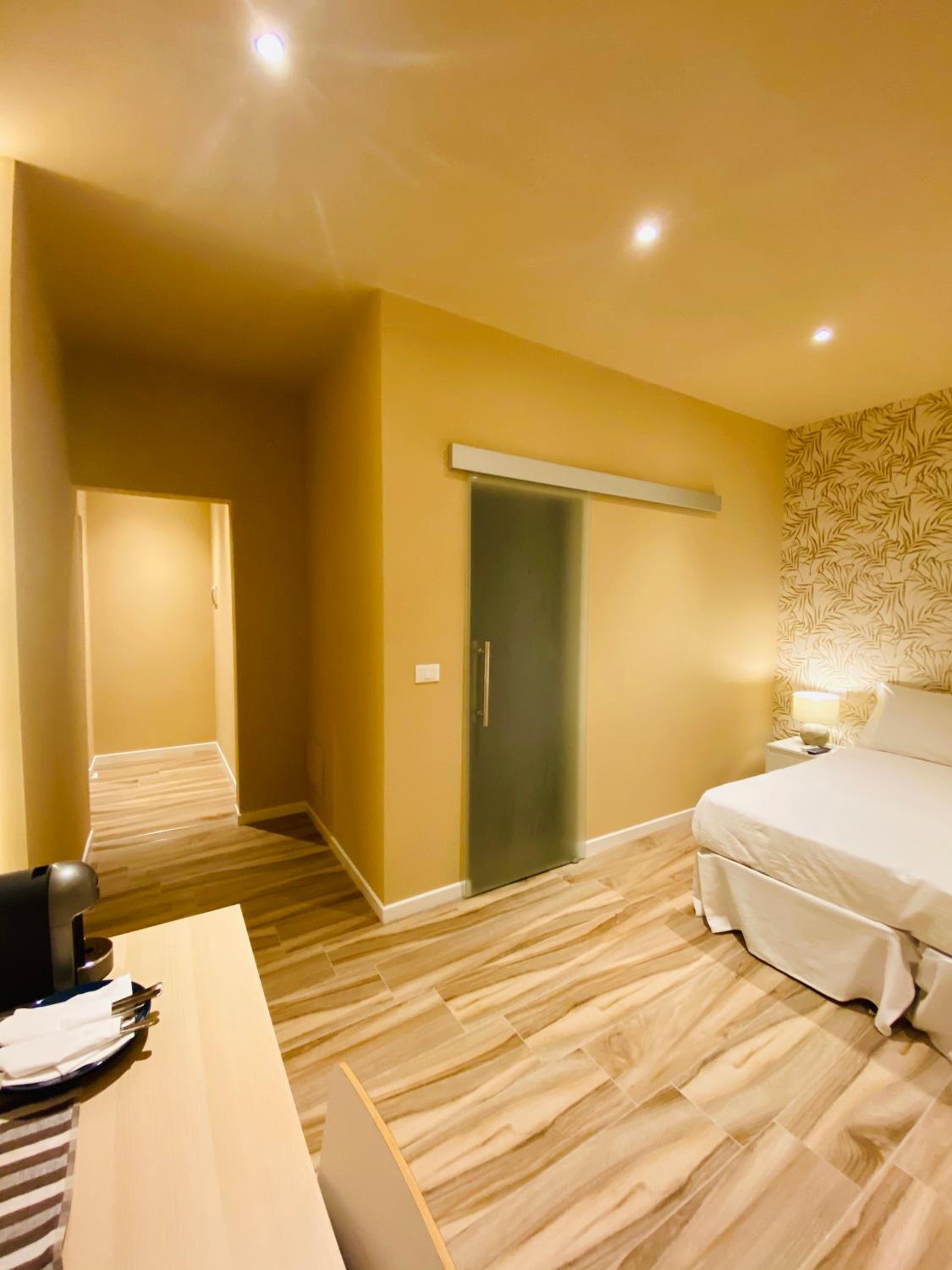 Standard Double Room photo 2