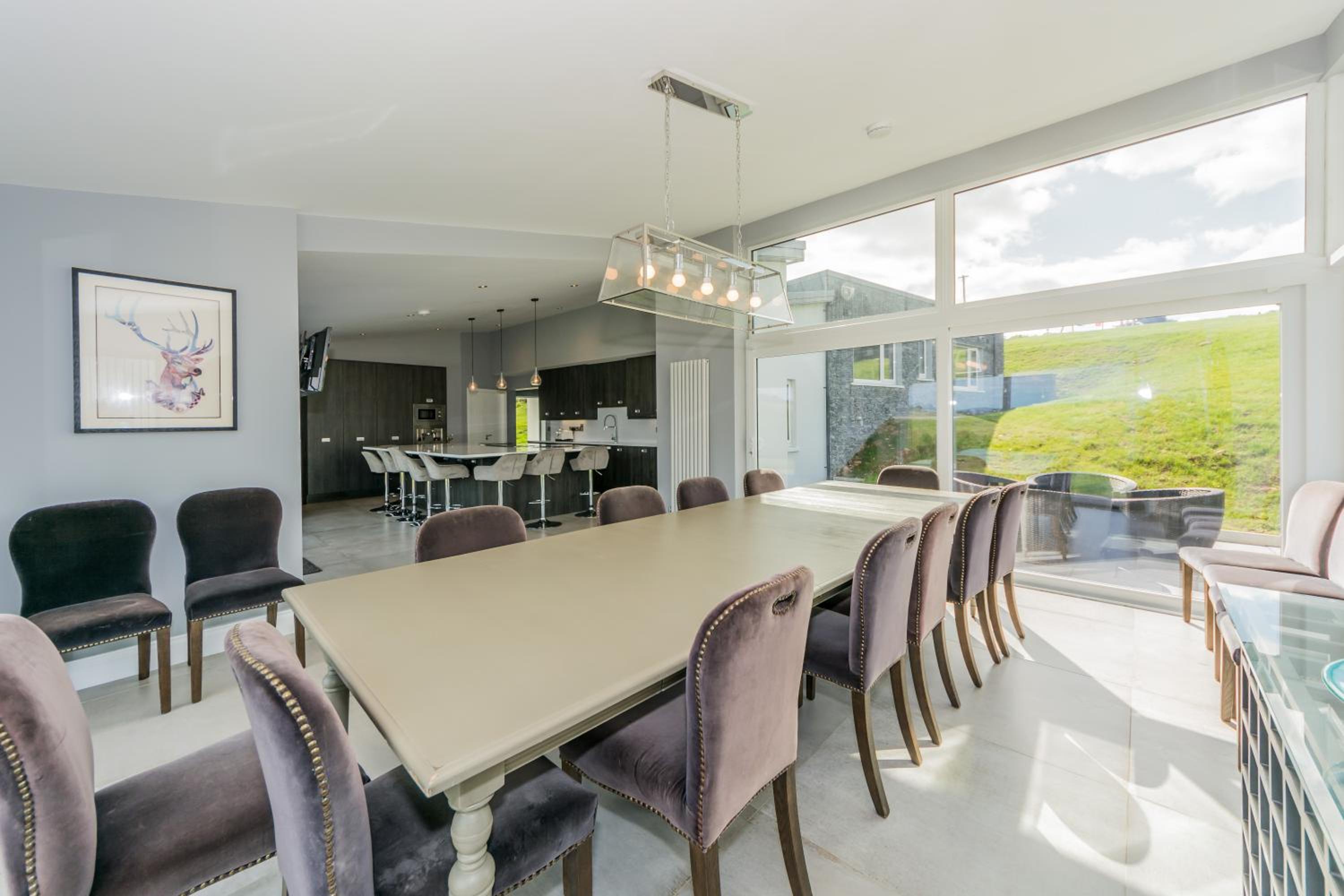 Five-Bedroom House - Photo 66