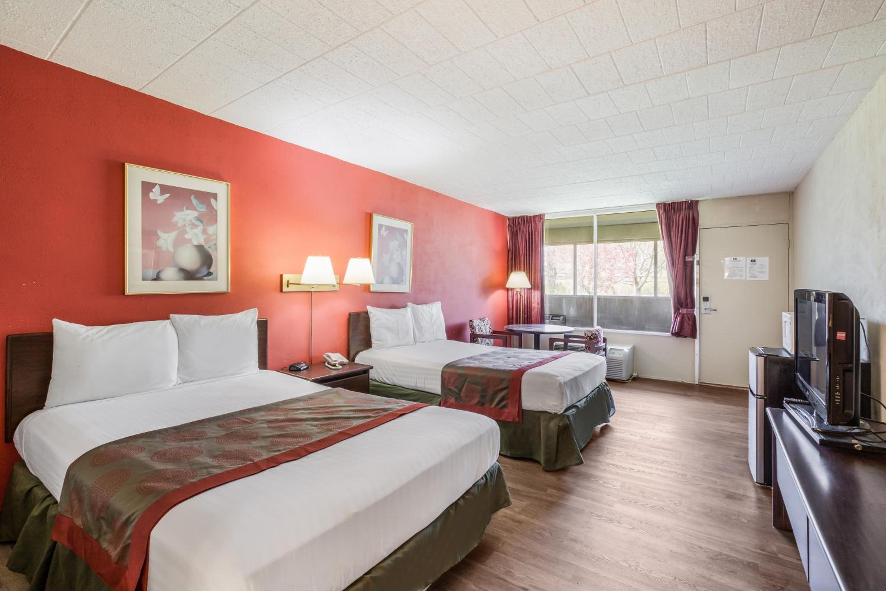 Double Room with Two Double Beds - Non-Smoking - Photo 3
