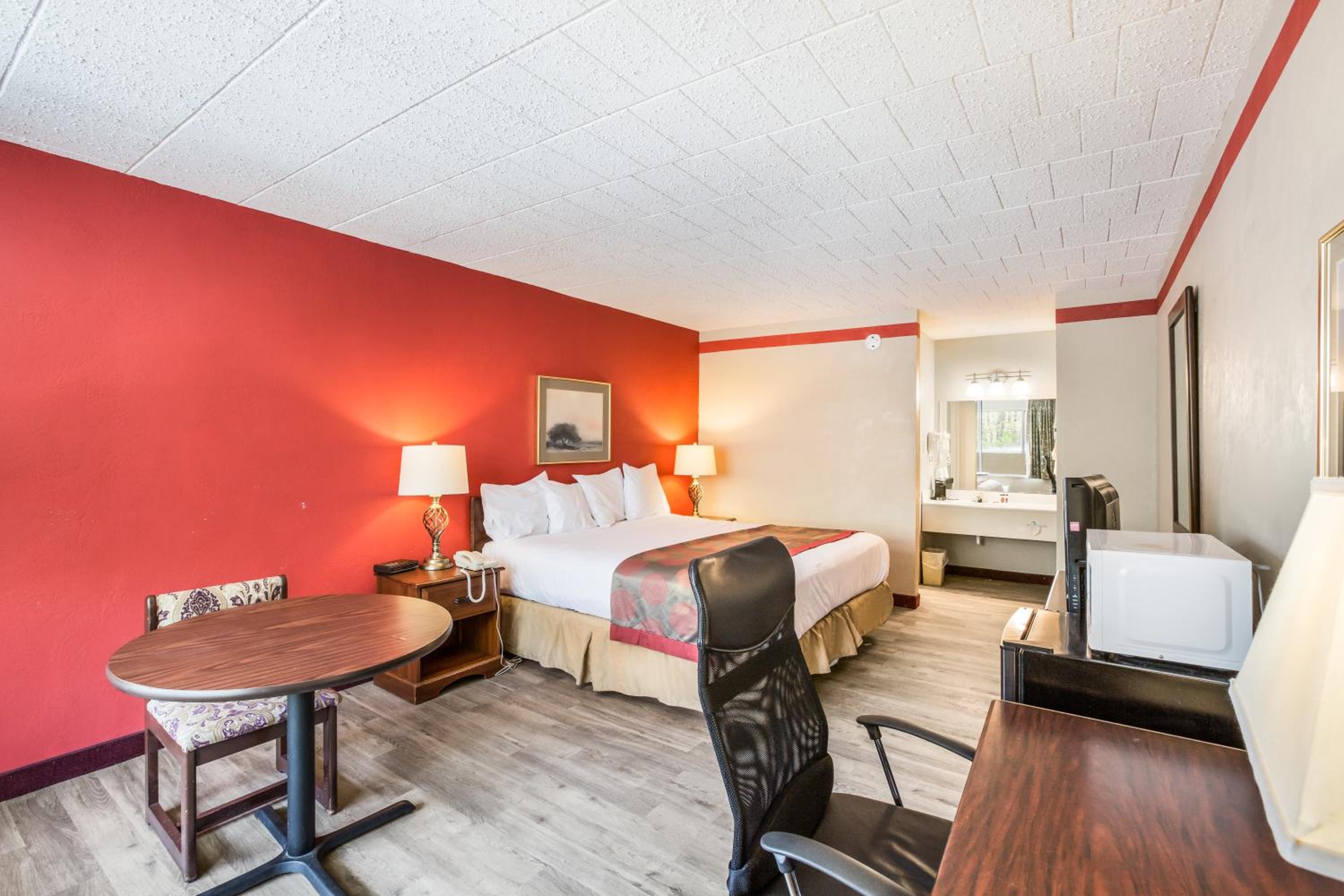 King Room- Non-Smoking - Photo 1