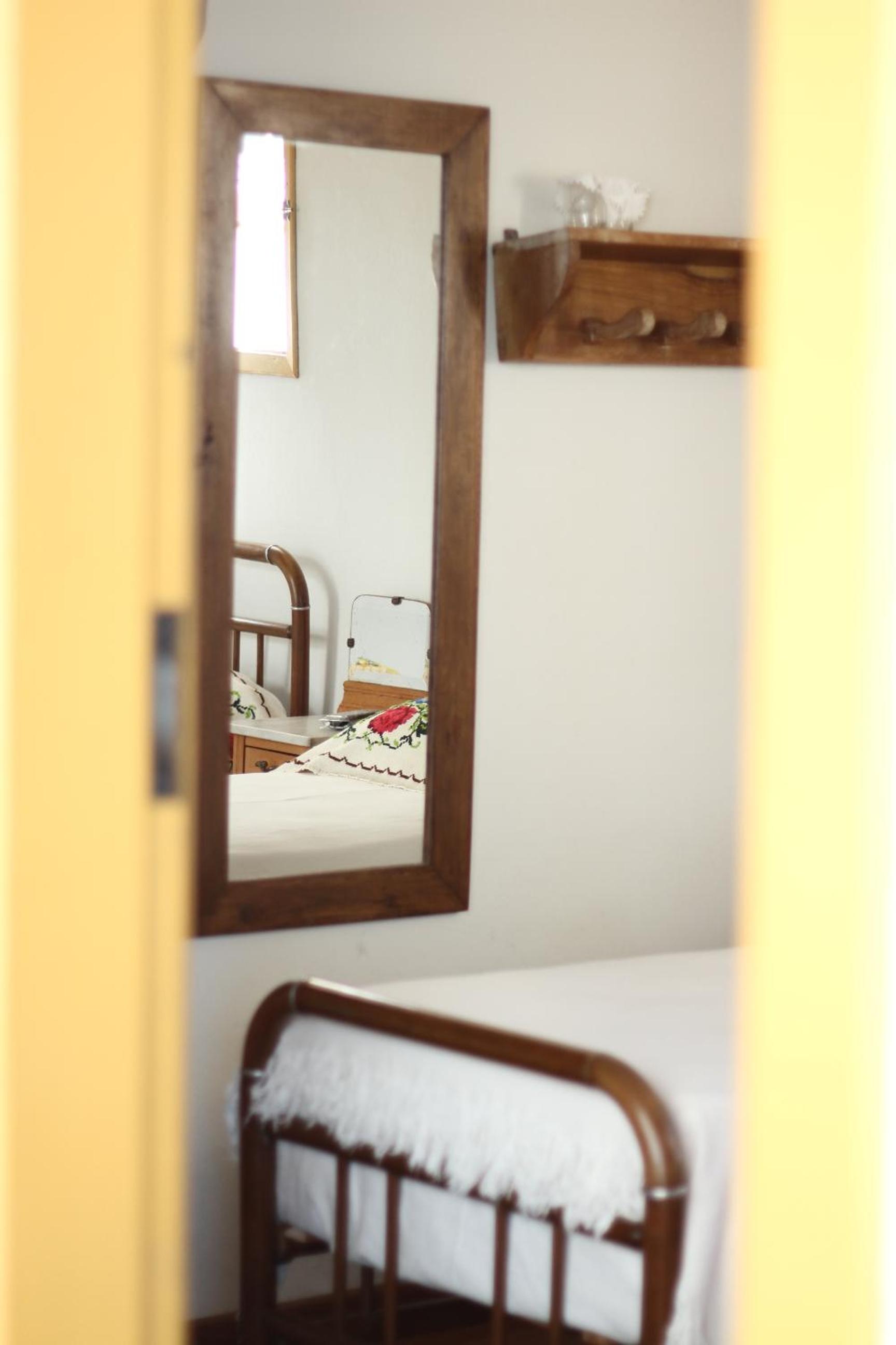 Standard Twin Room - Photo 5