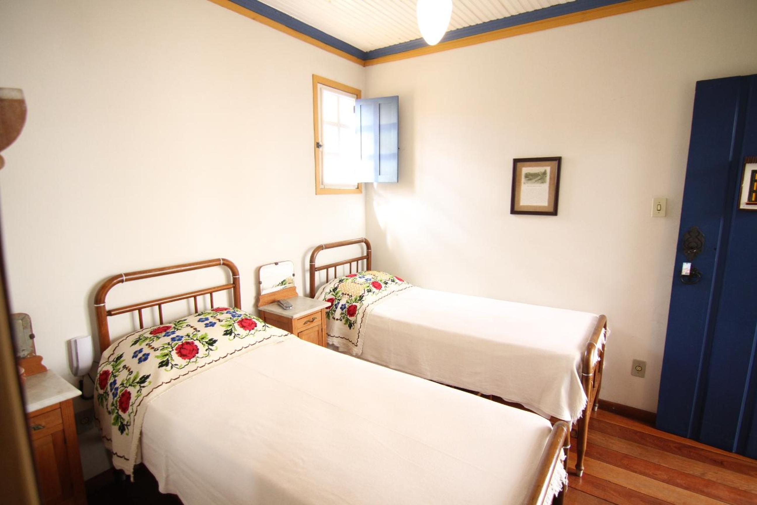 Standard Twin Room - Photo 6