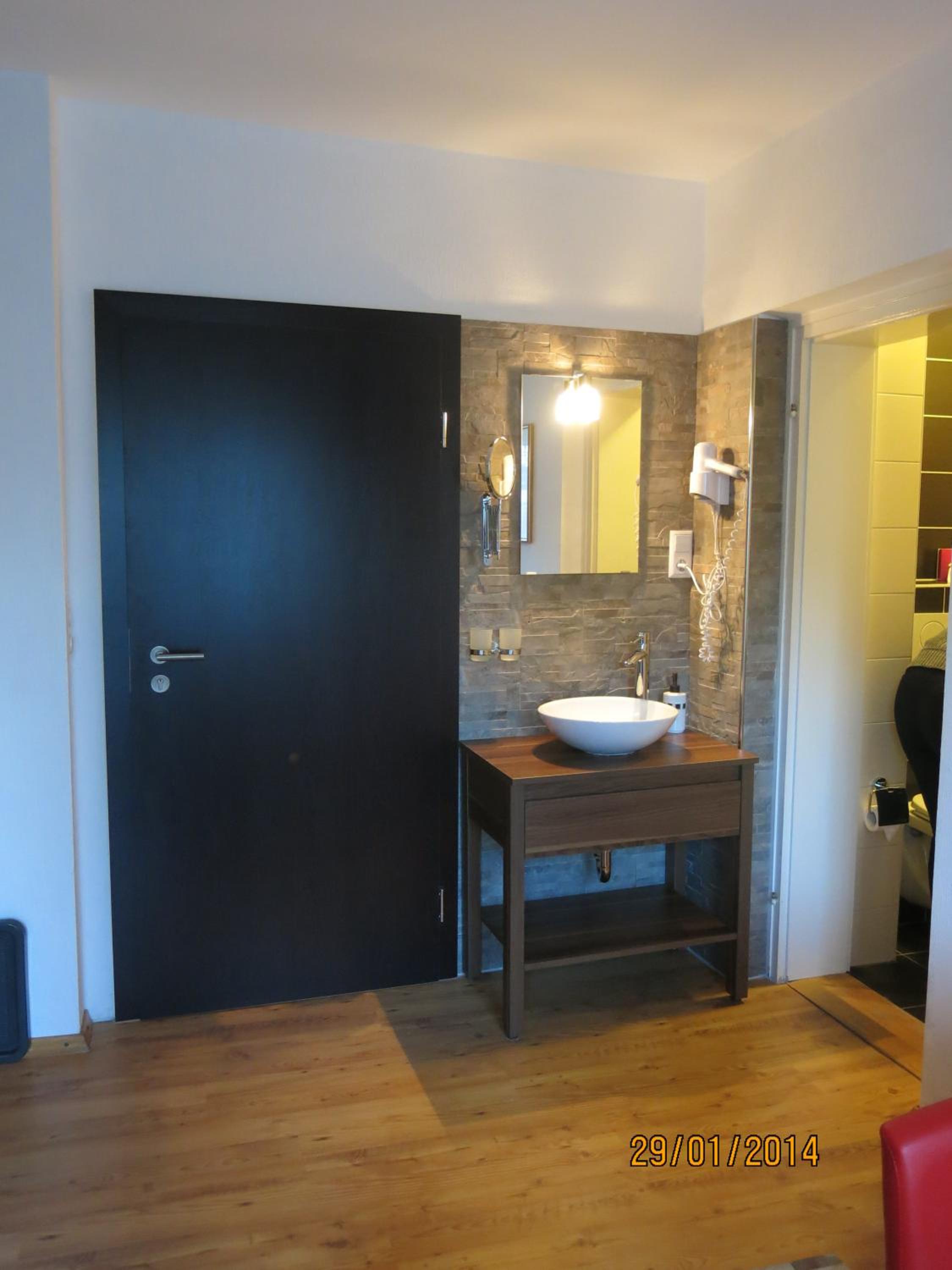 Single Room photo 3