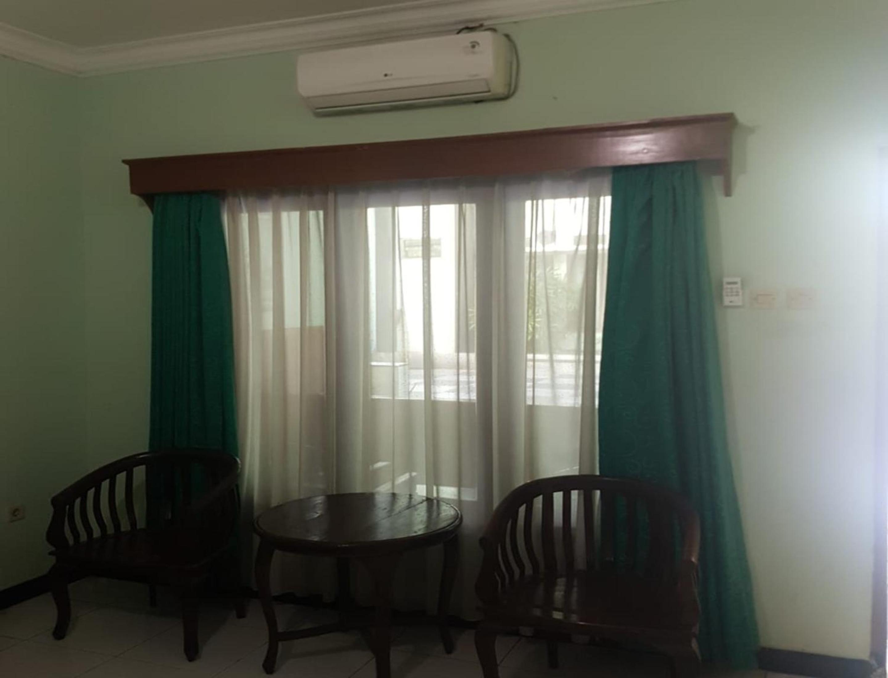 Standard Twin Room - Photo 2
