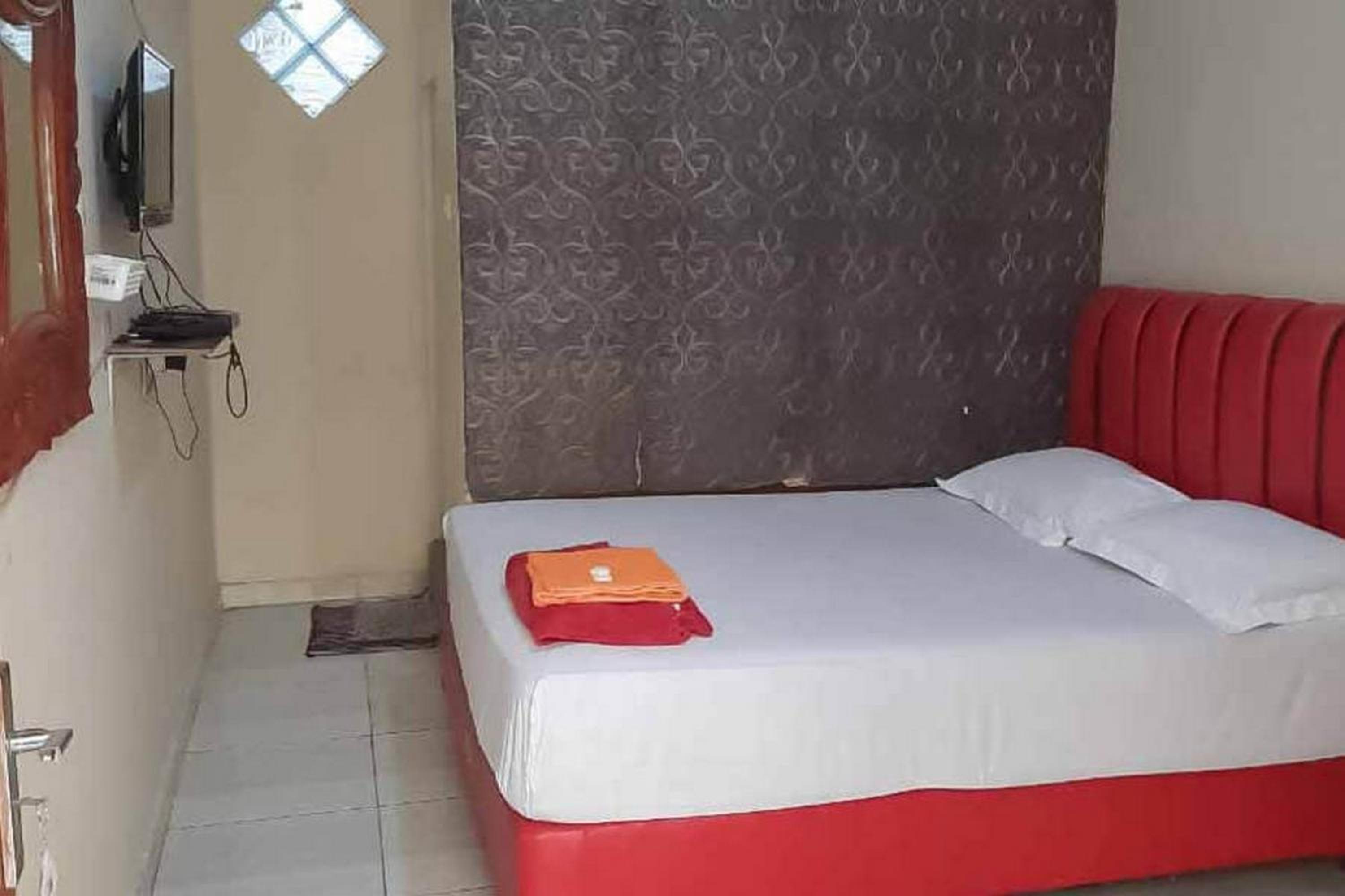 Standard Double Room - Photo 6