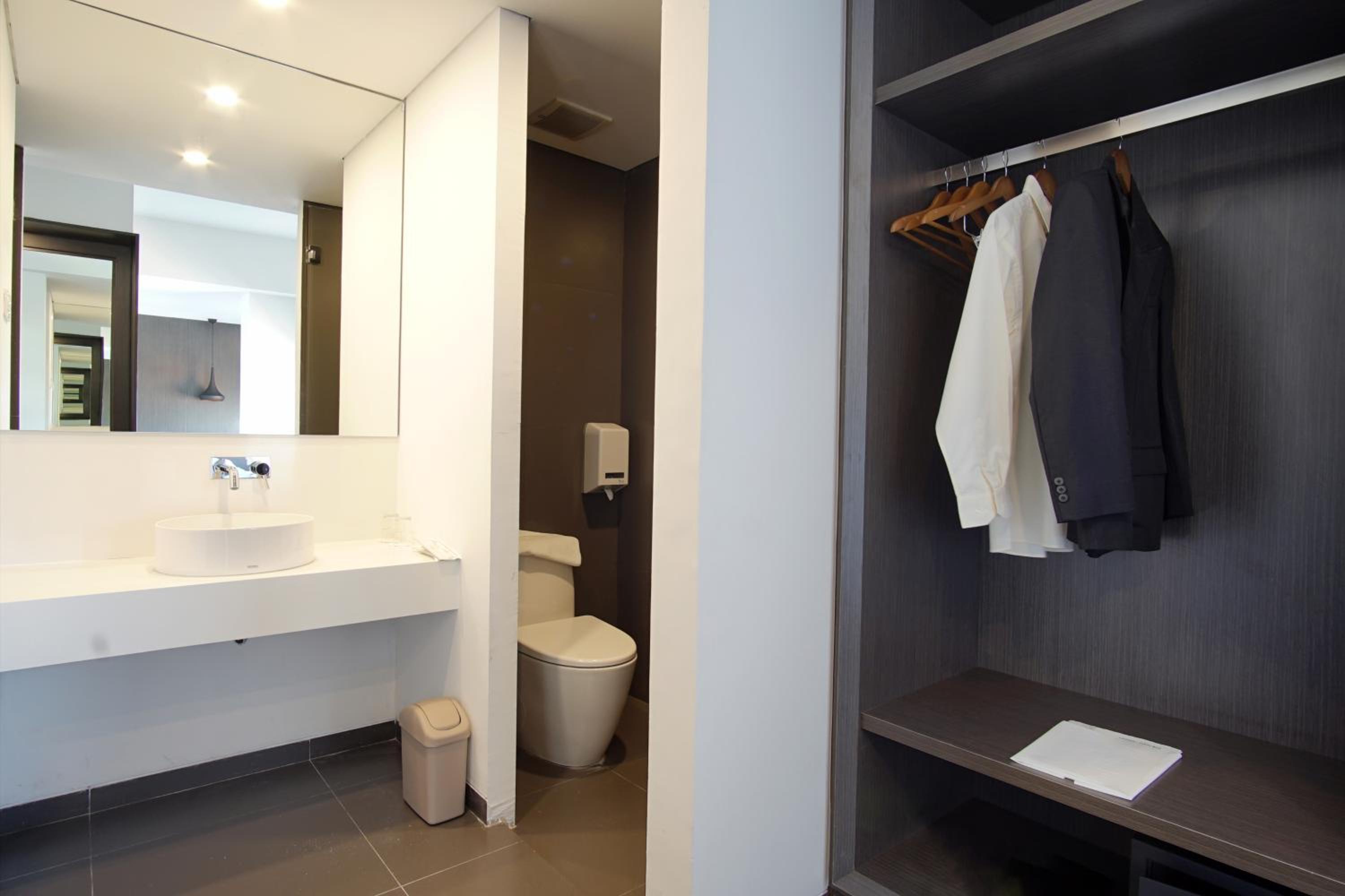 Deluxe King Room photo 3