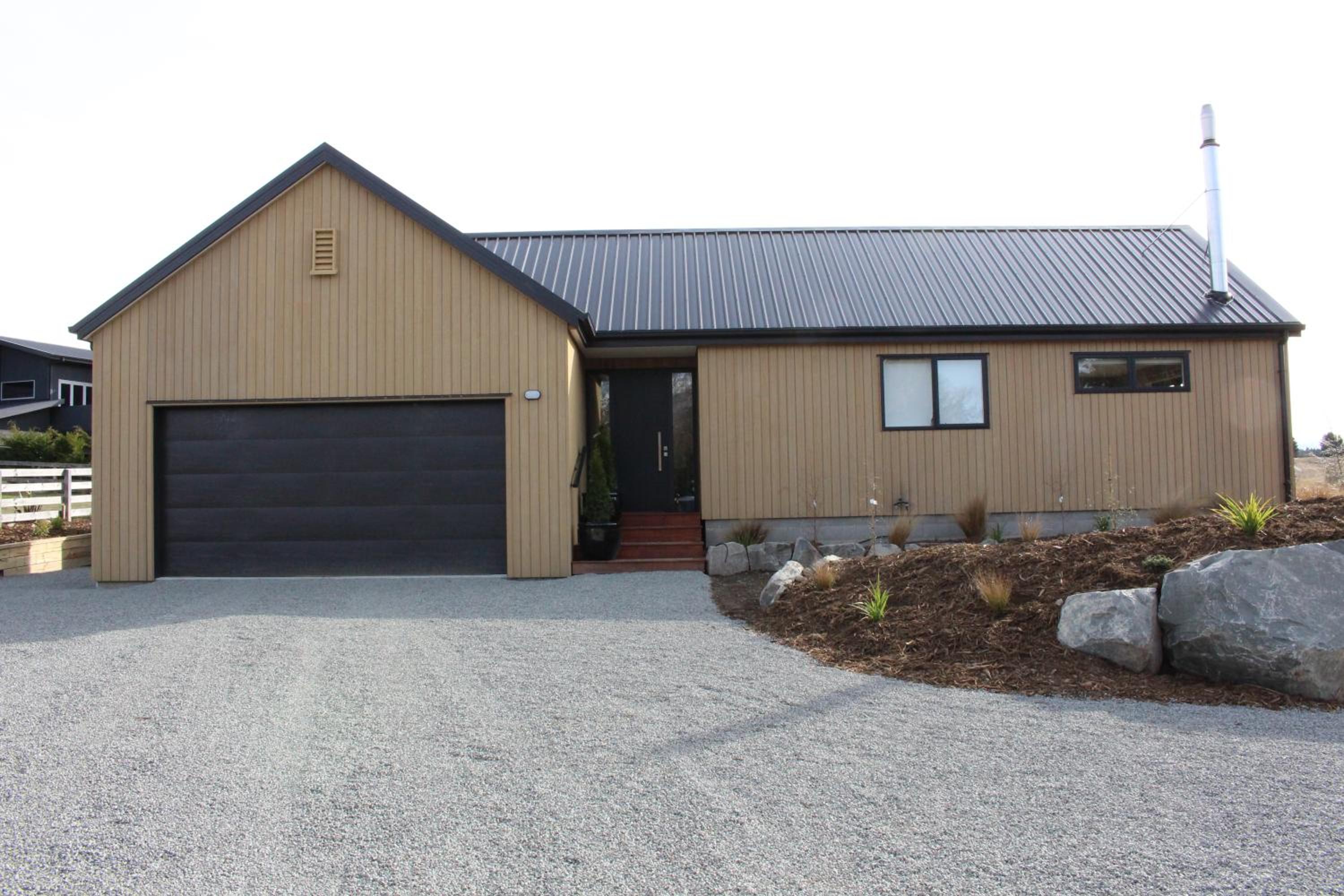 Three-Bedroom Townhouse - Photo 24