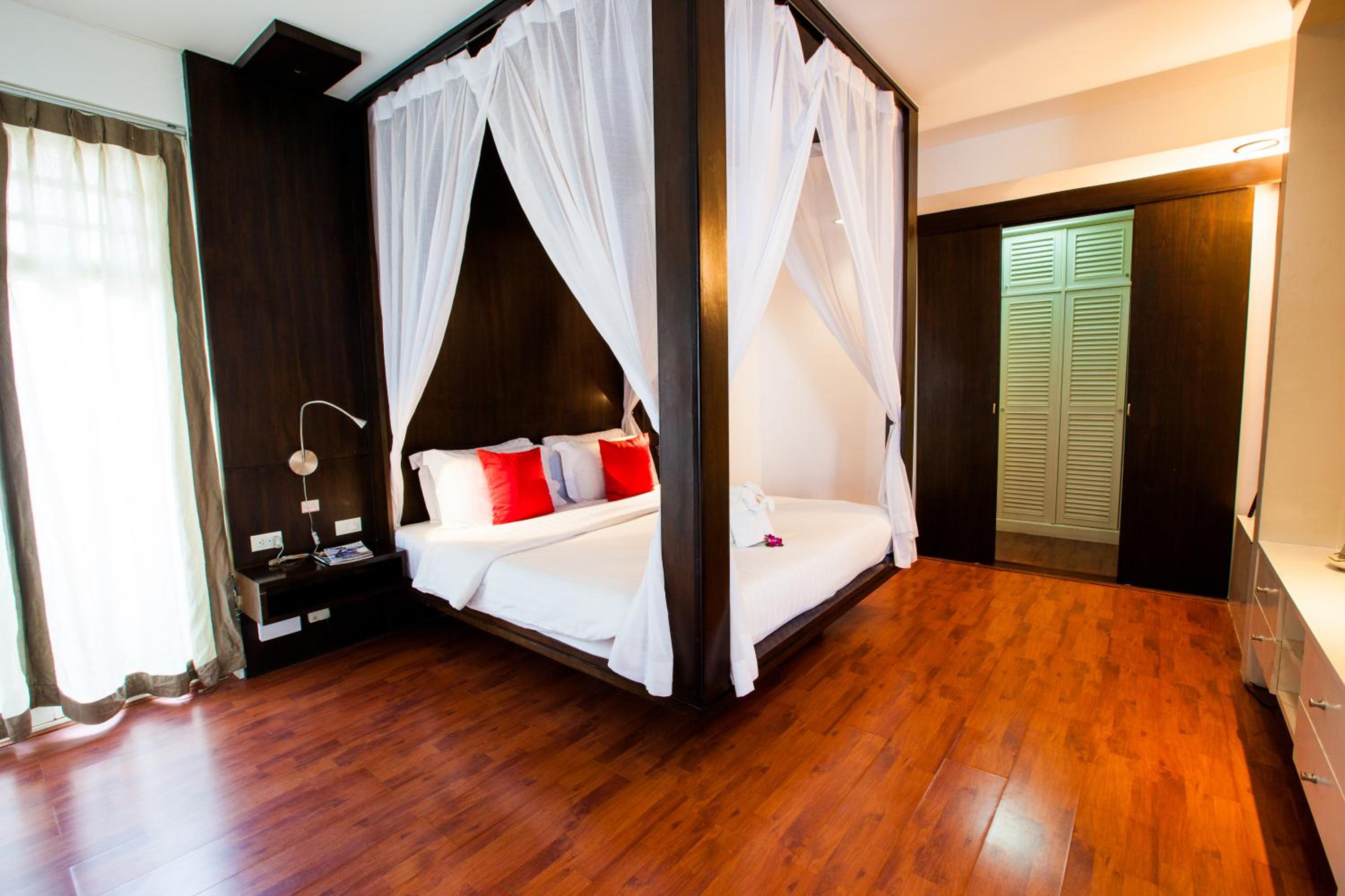Two-Bedroom Villa with Private Pool - Photo 3