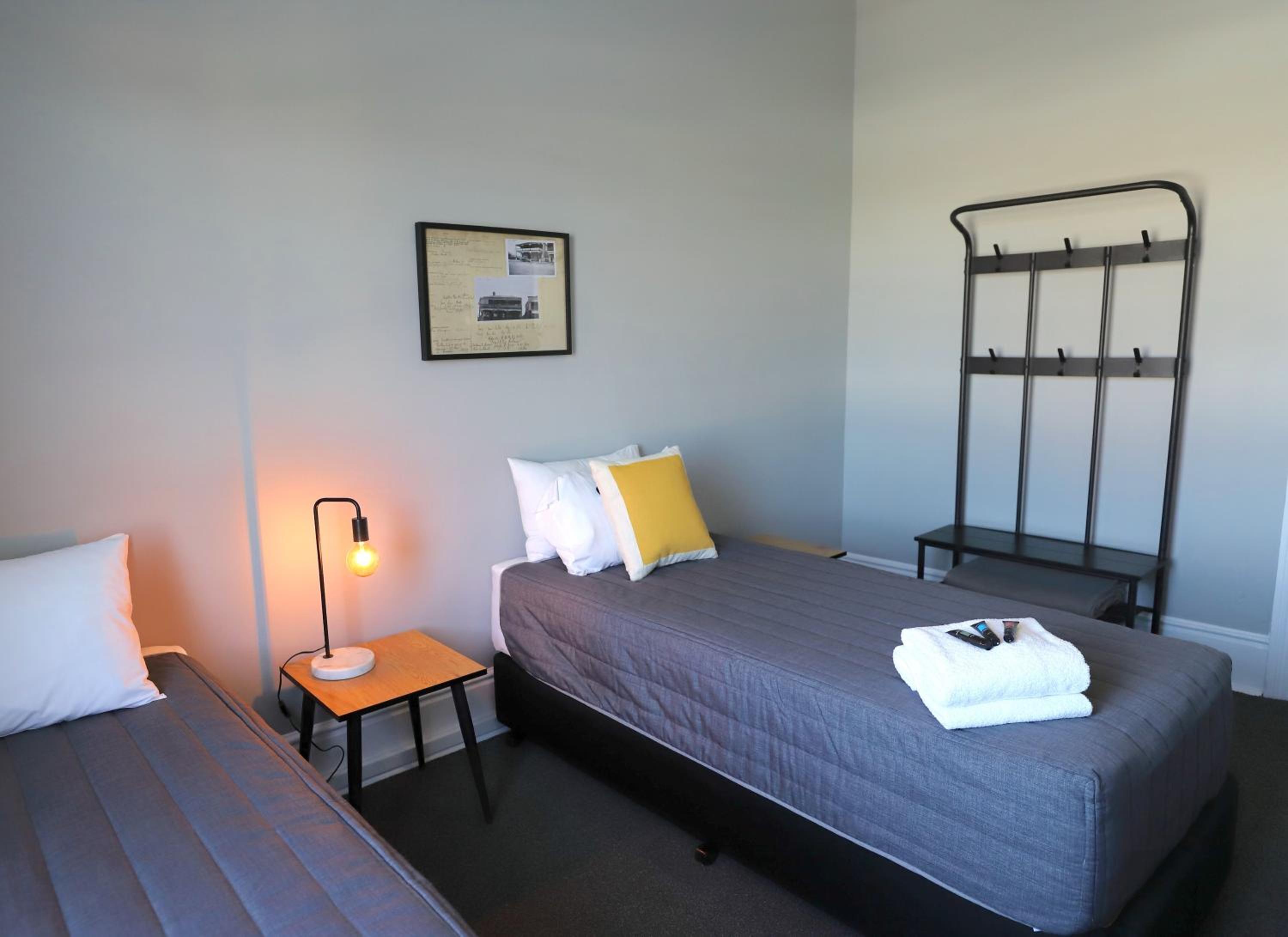 Standard Twin Room - Photo 2