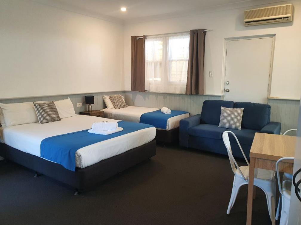 Basic Triple Room