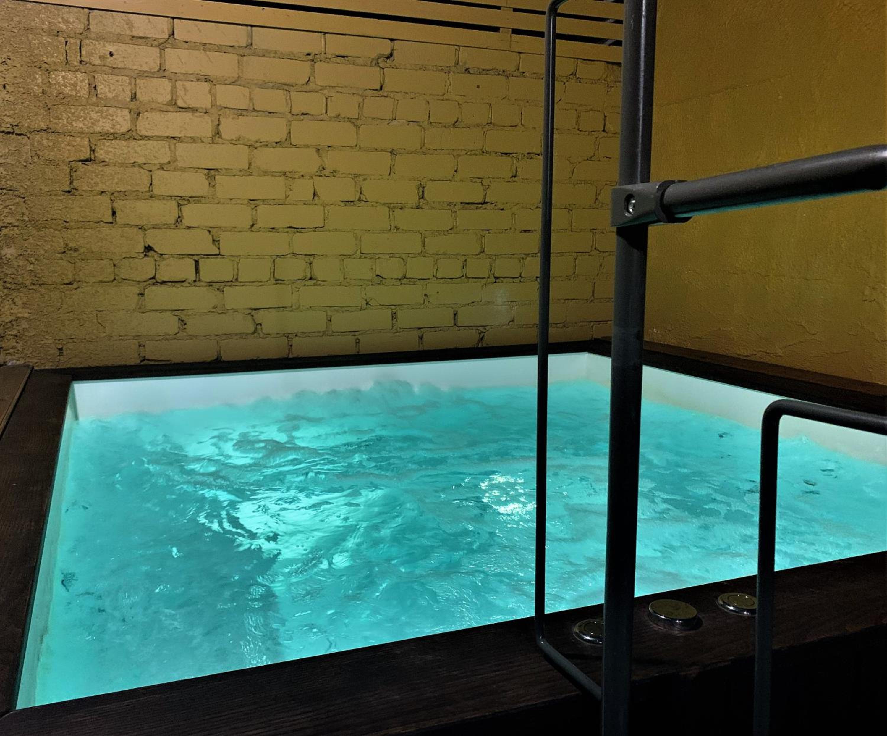 Quadruple Room with Spa Package - Photo 10
