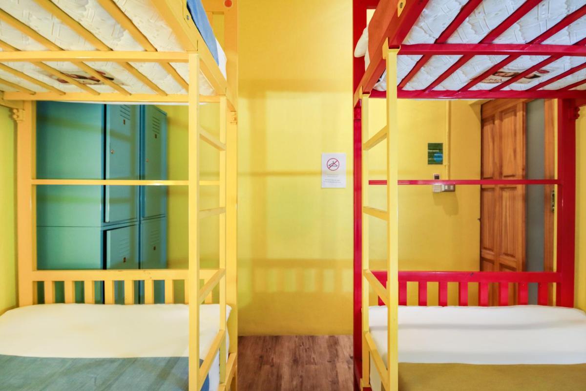 Bed in 4-Bed Mixed Dormitory Room photo 2