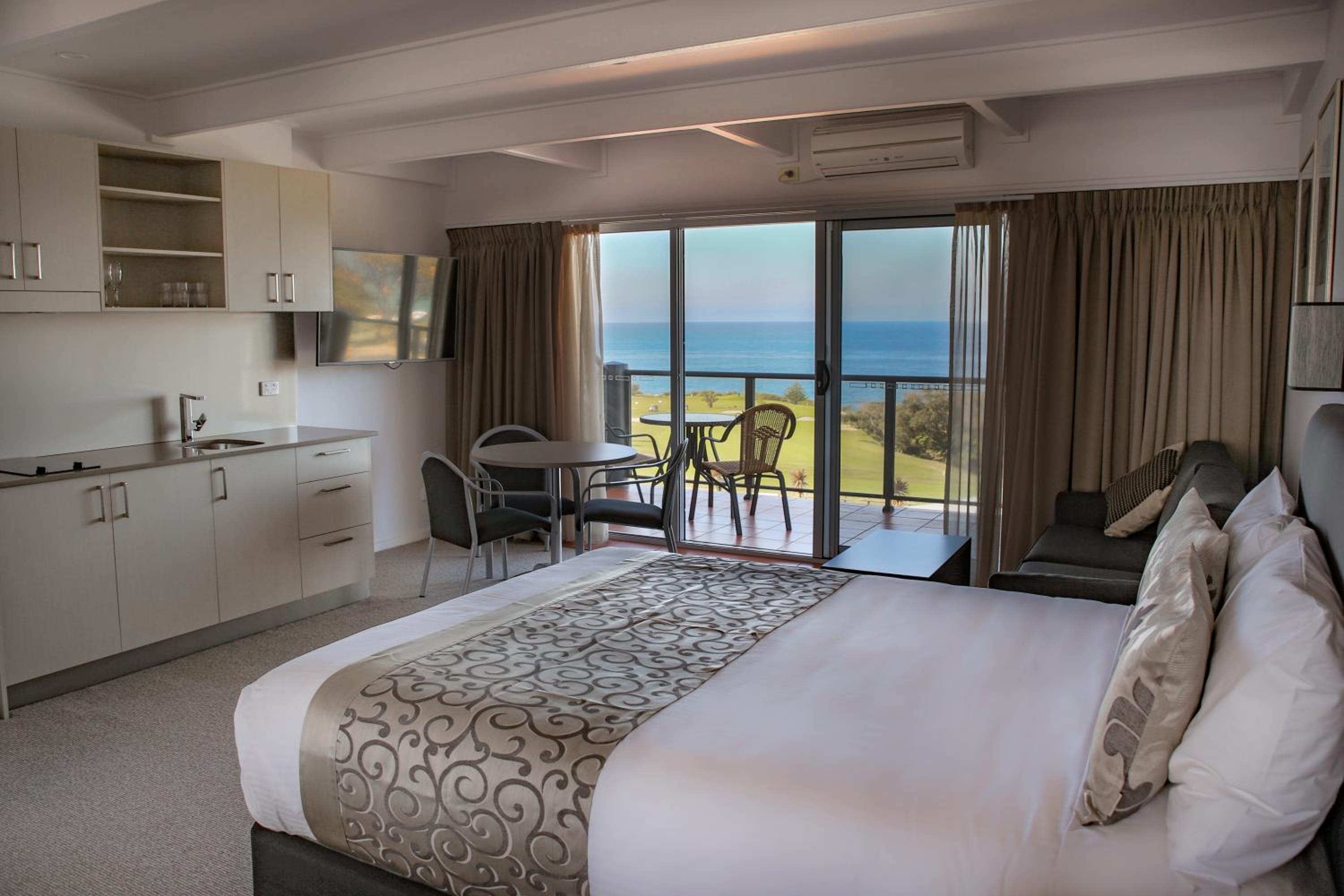 Twin Room with Sea View photo 1