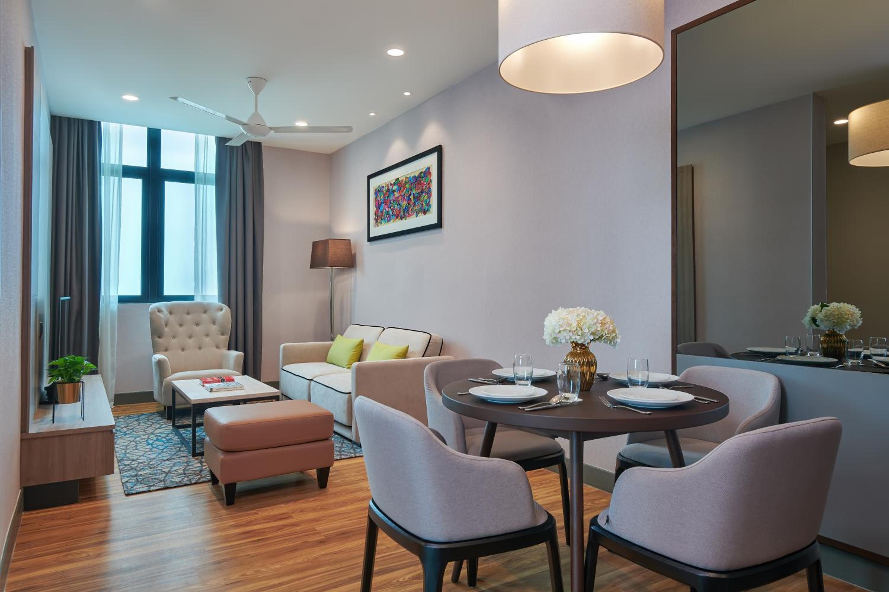 Two-Bedroom Superior Apartment - Photo 4