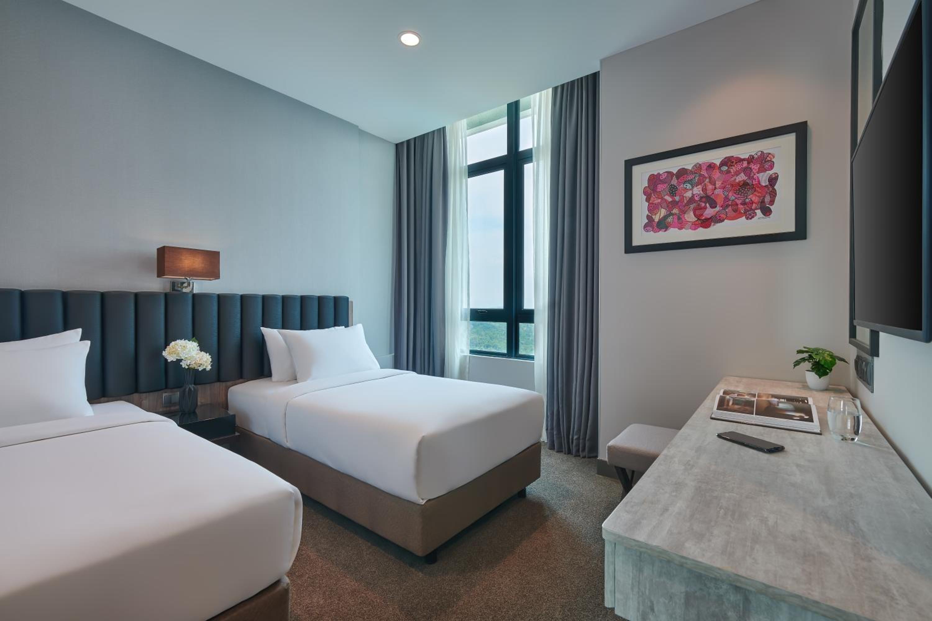 Two-Bedroom Deluxe Apartment - Photo 7