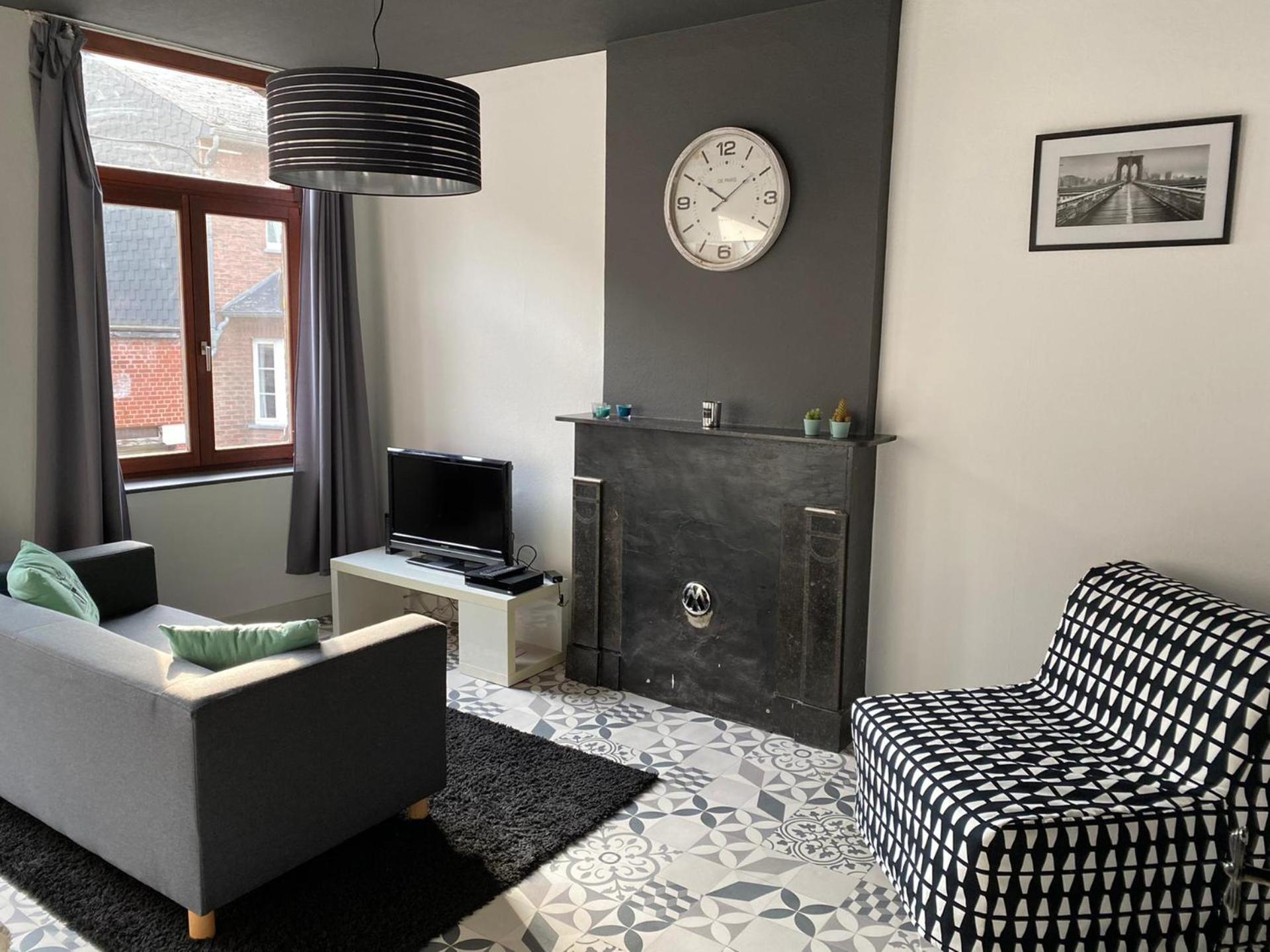 One-Bedroom Apartment - Photo 4
