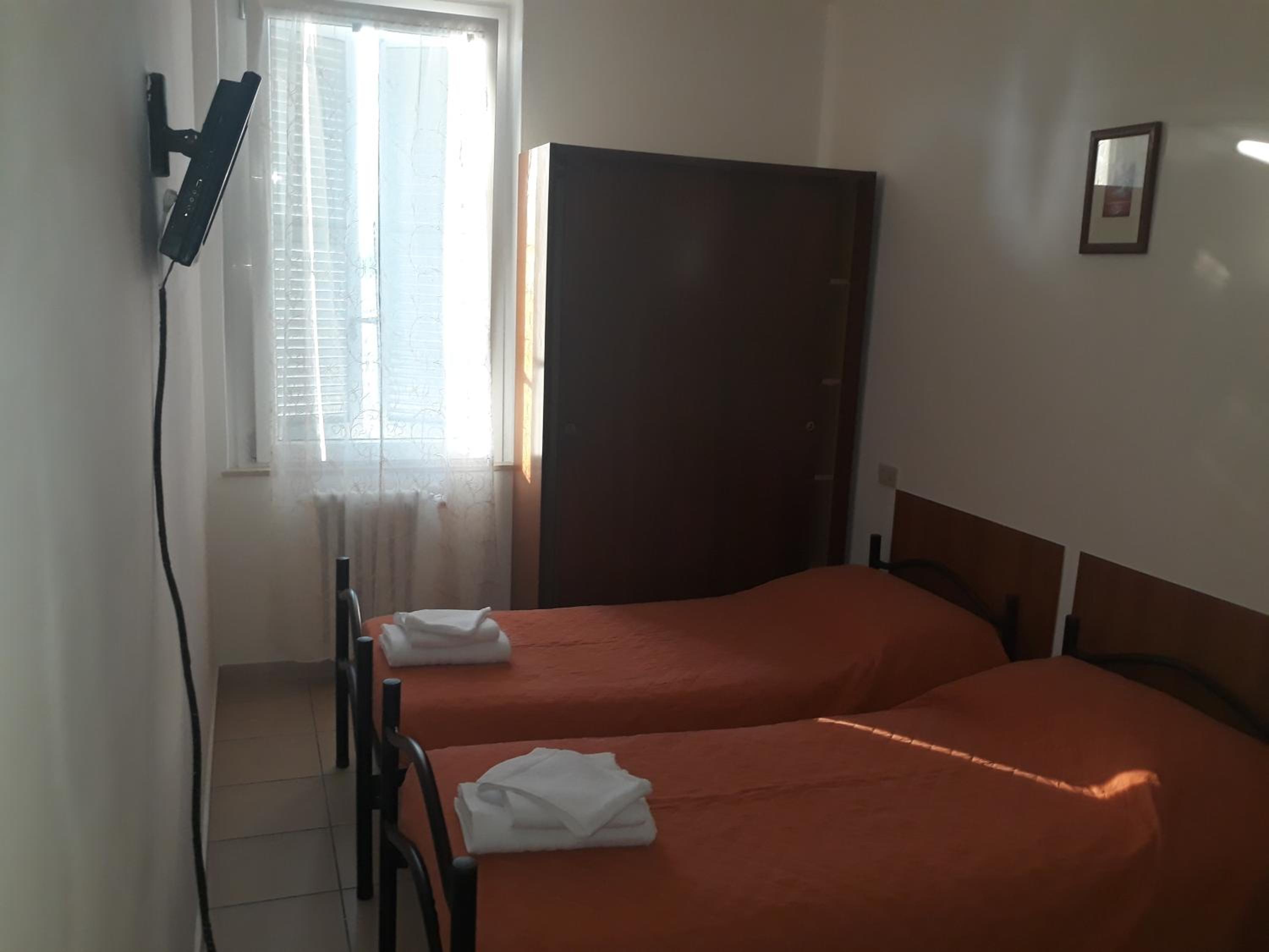 Triple Room with Bathroom photo 3