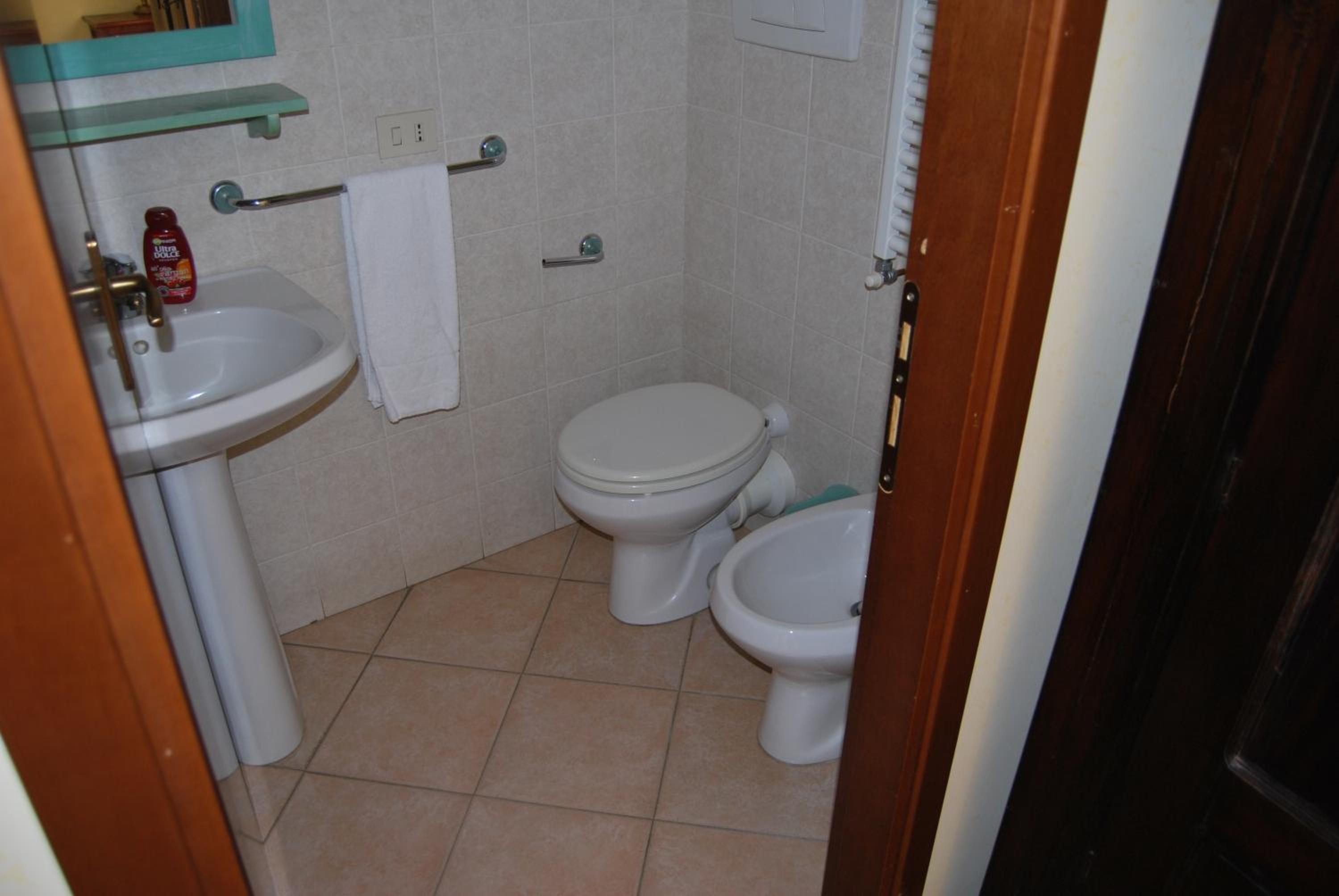 Double or Twin Room - Photo 2