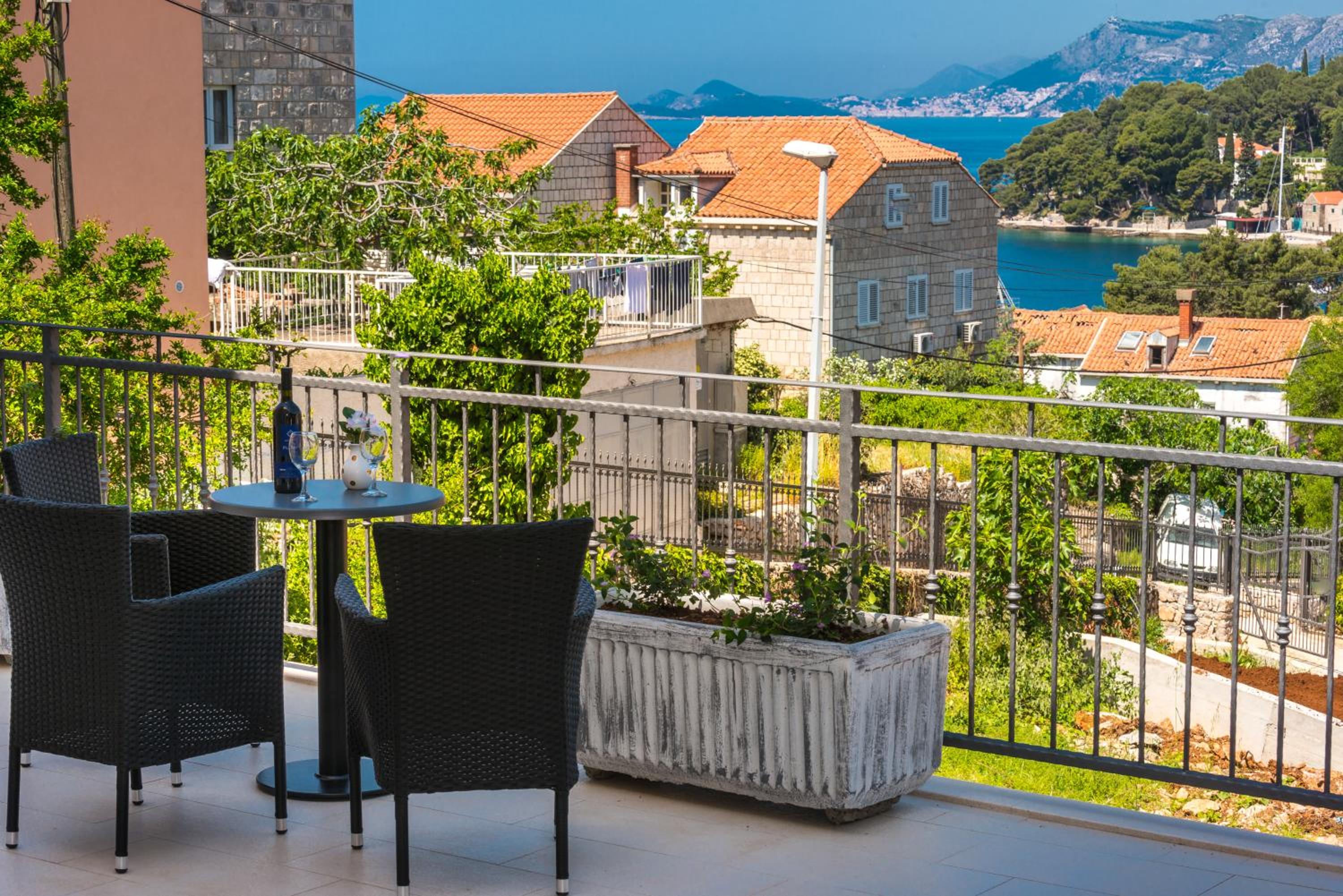 Apartment with Terrace photo 3