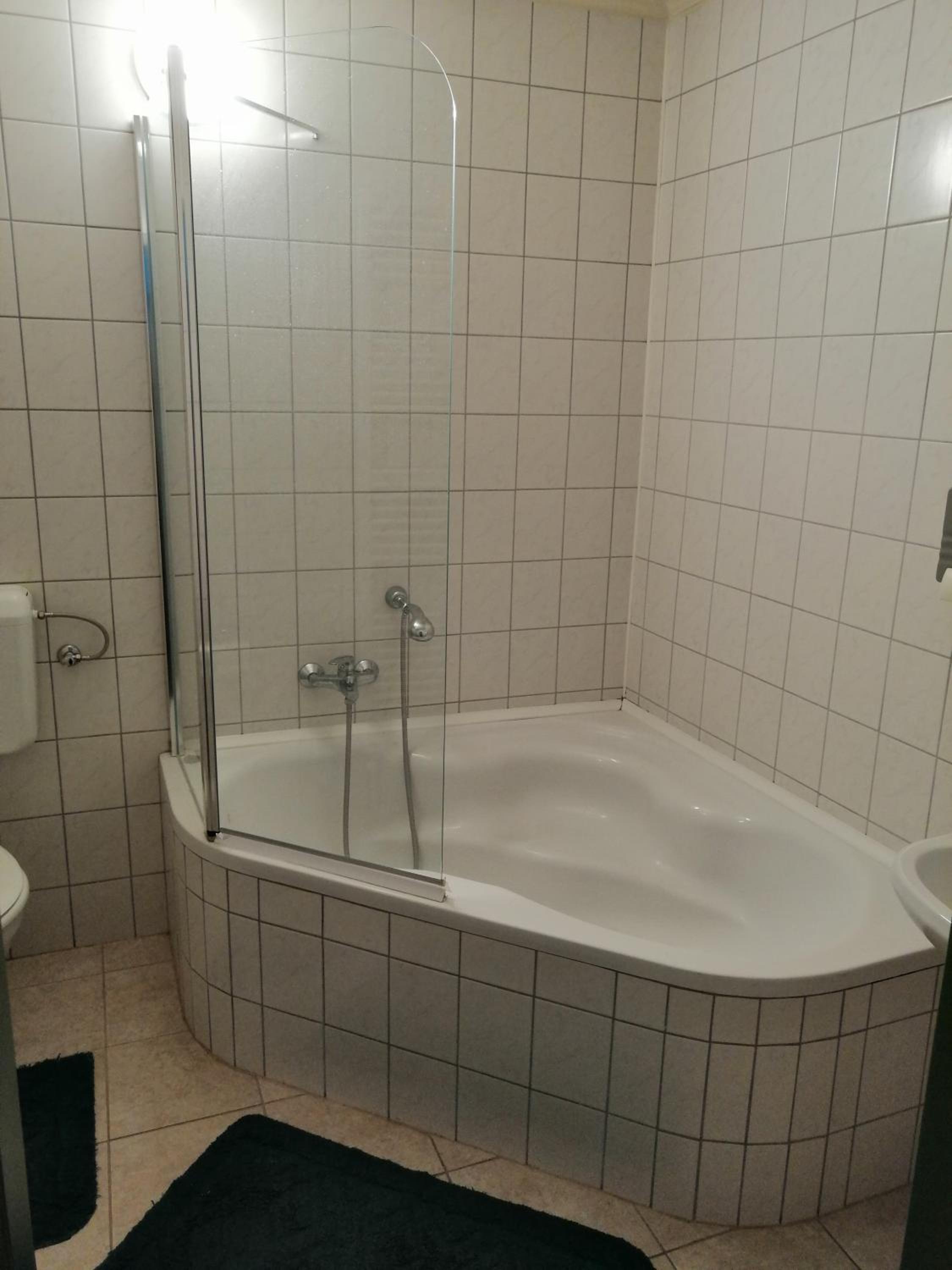Quadruple Room with Private Bathroom - Photo 5