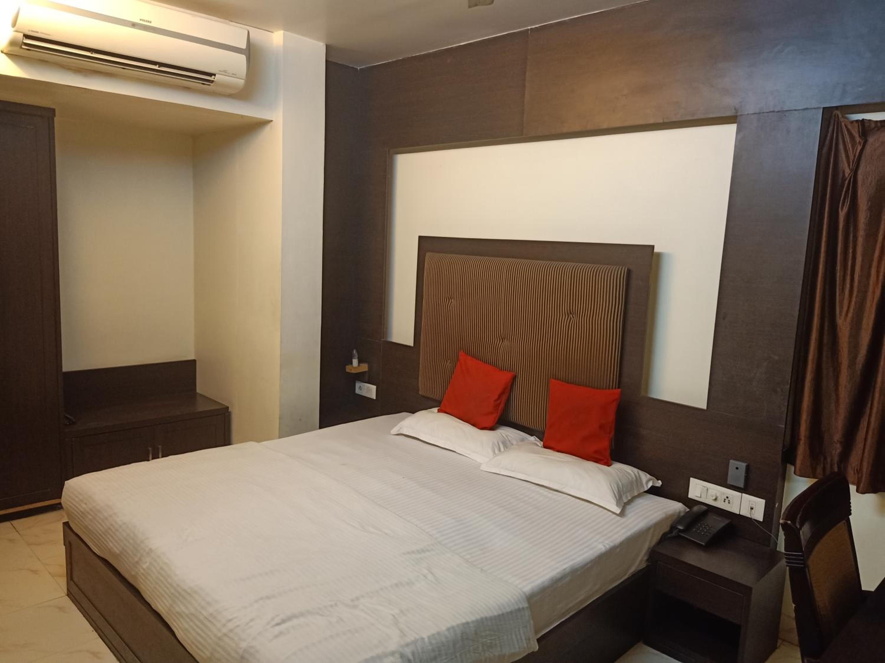 Budget Double Room photo 2