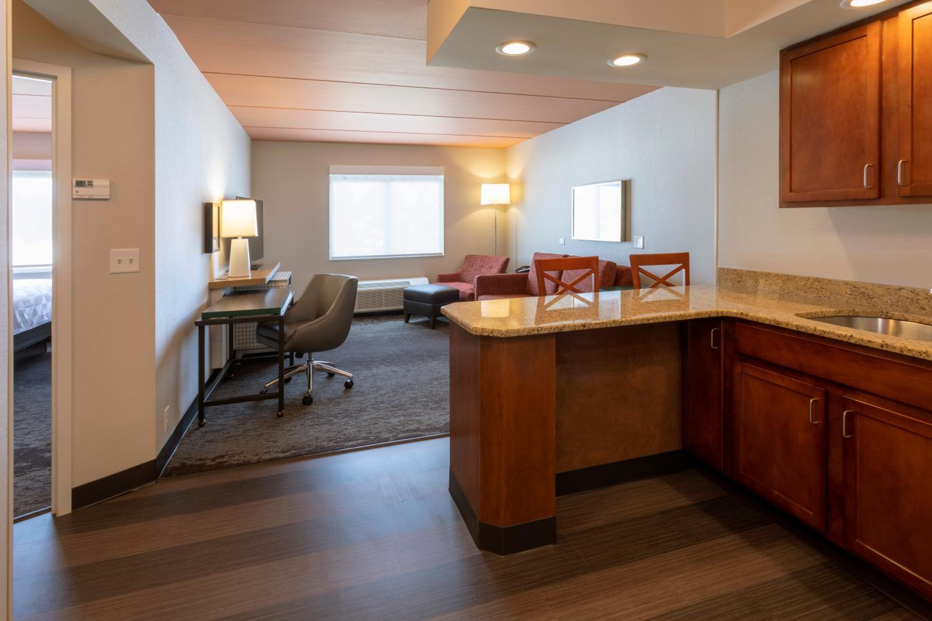 One-Bedroom King Suite with Sofa Bed - Photo 7