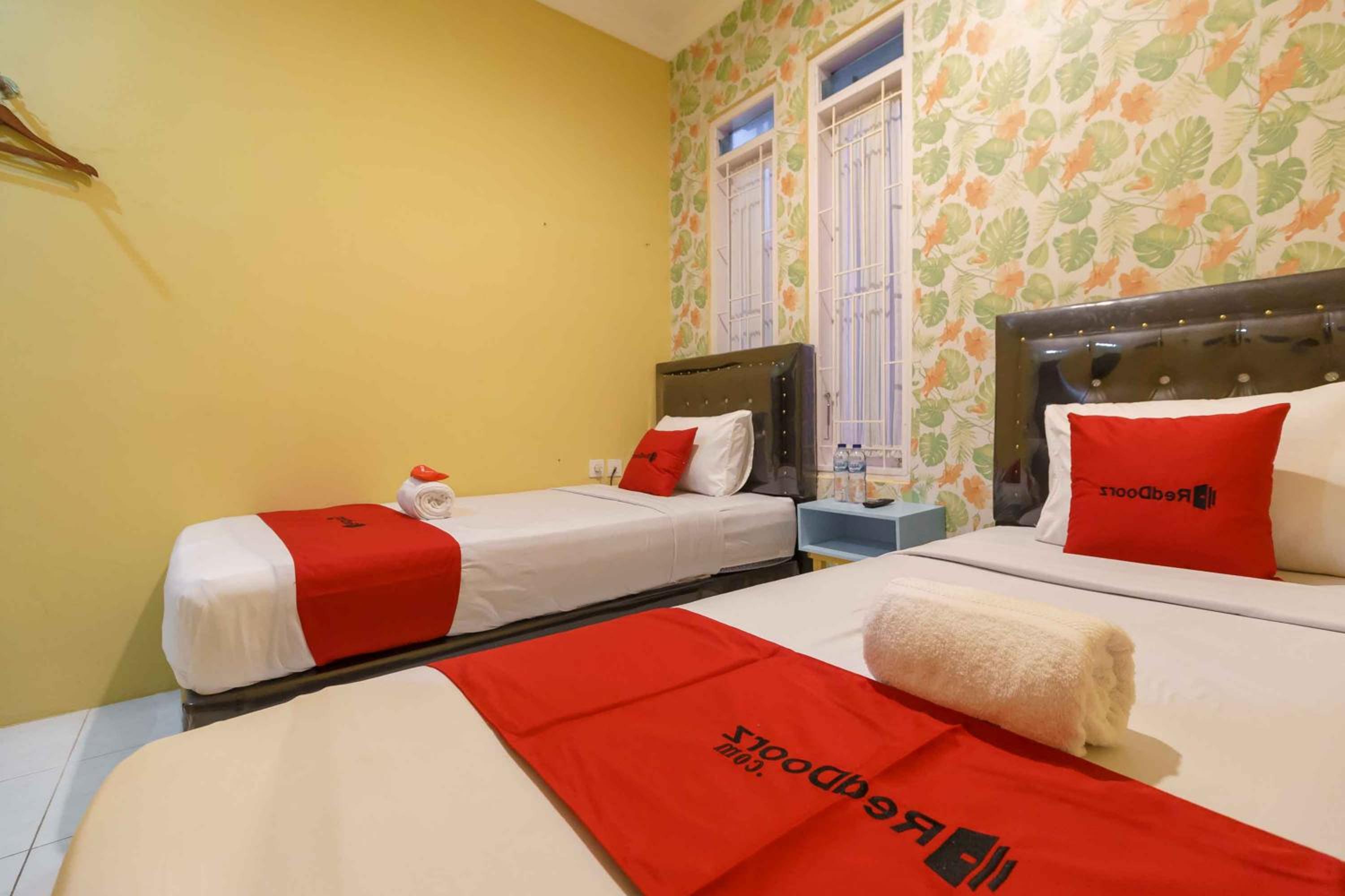 Standard Twin Room - Photo 5