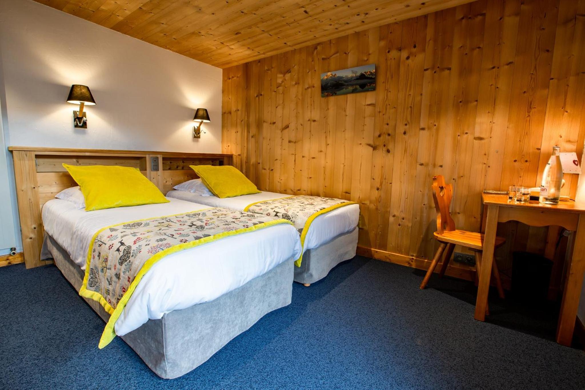 Standard Twin Room - Photo 1